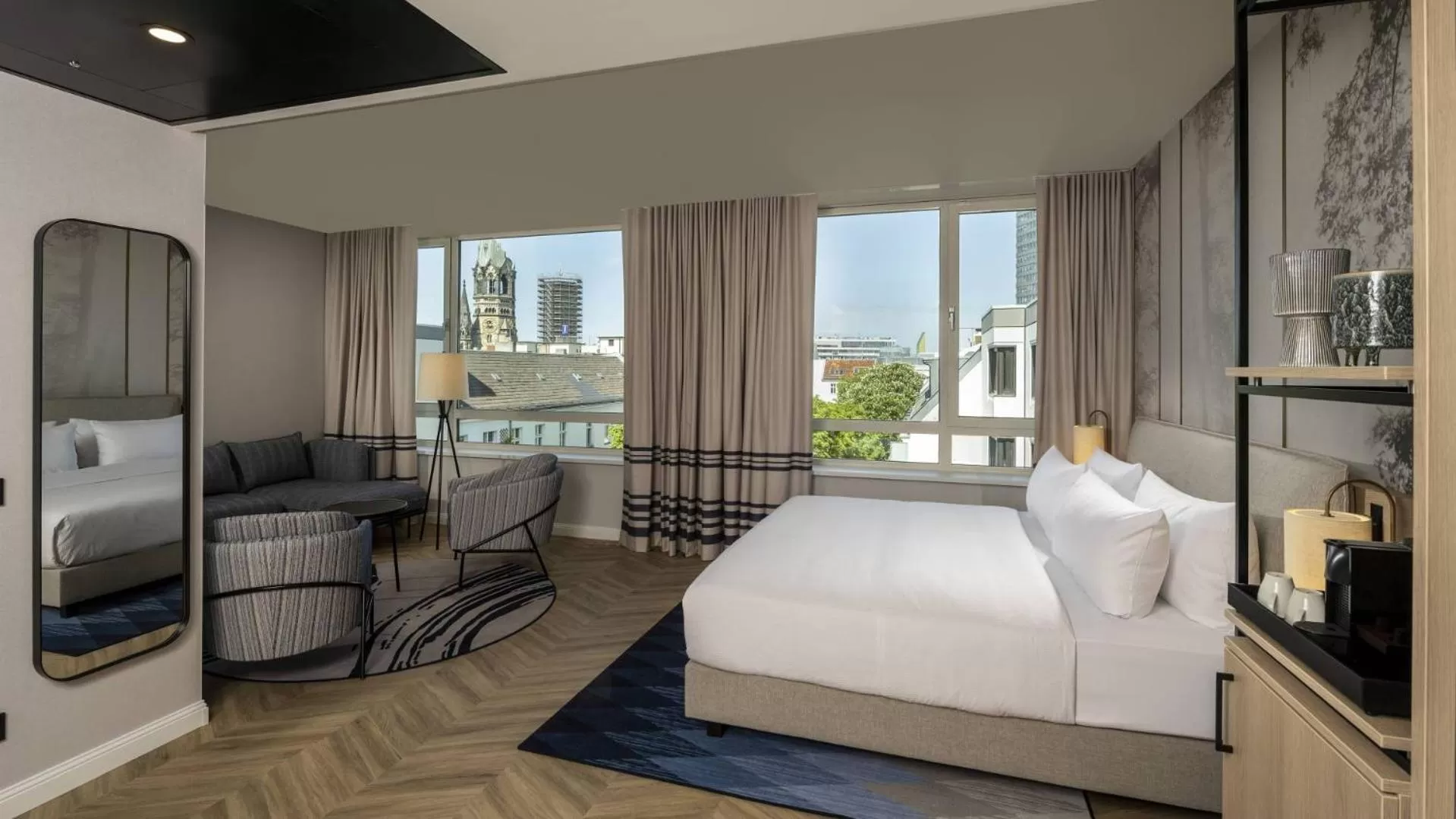 Bed in DoubleTree by Hilton Berlin Ku'damm