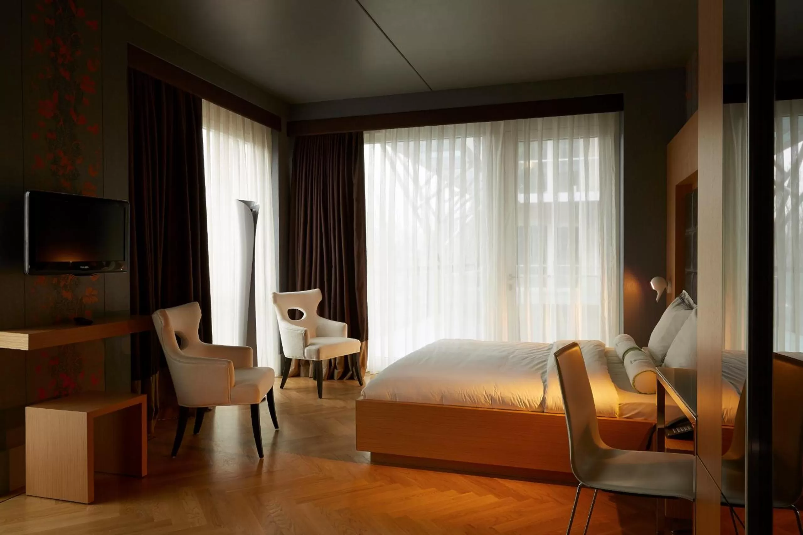 Bedroom, Bed in Amadi Park Hotel