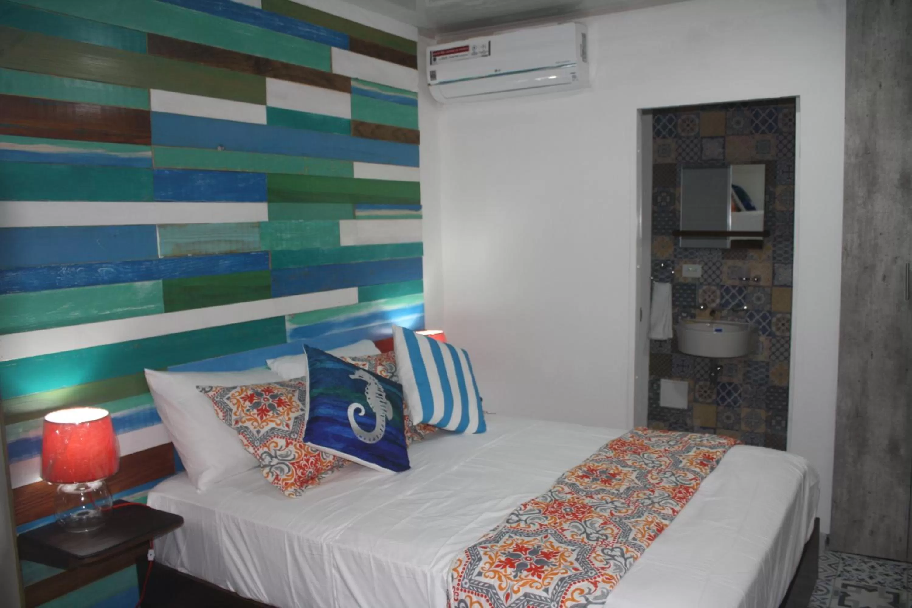 Photo of the whole room, Bed in Olas Del Caribe
