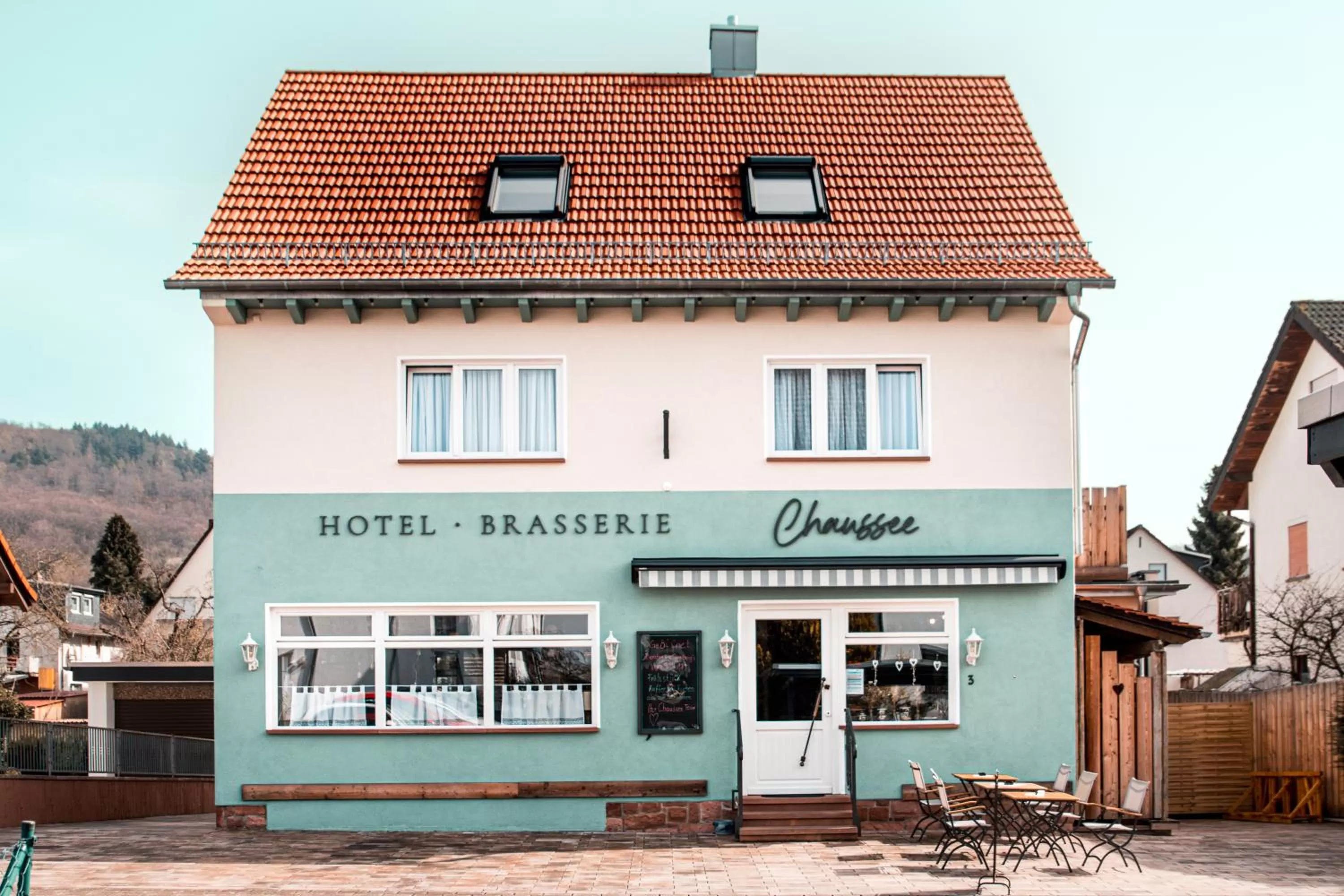 Property building in Hotel Brasserie Chaussee