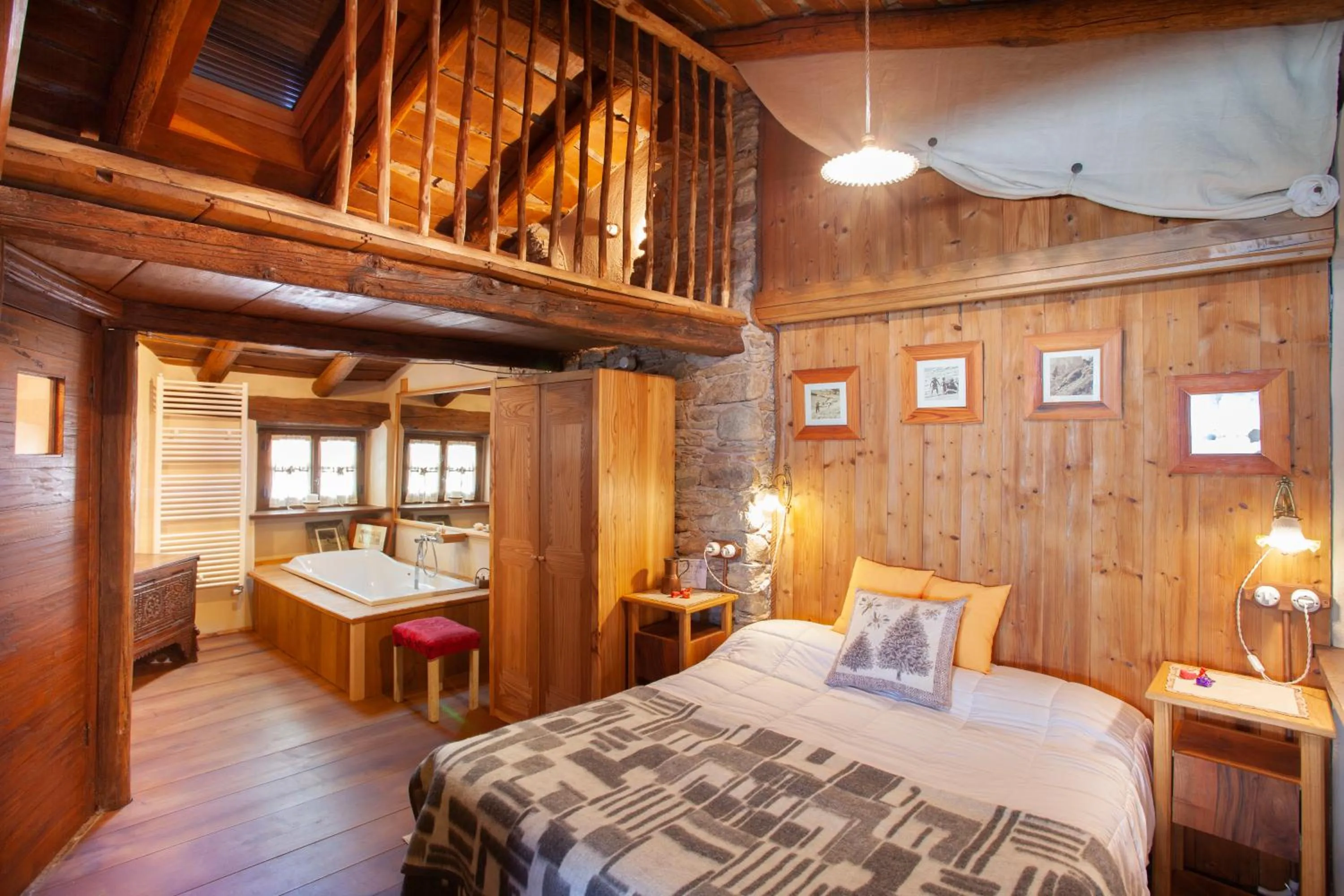 Shower, Bed in Il Sogno Della Vita AgriResort - Country Rooms & Suites