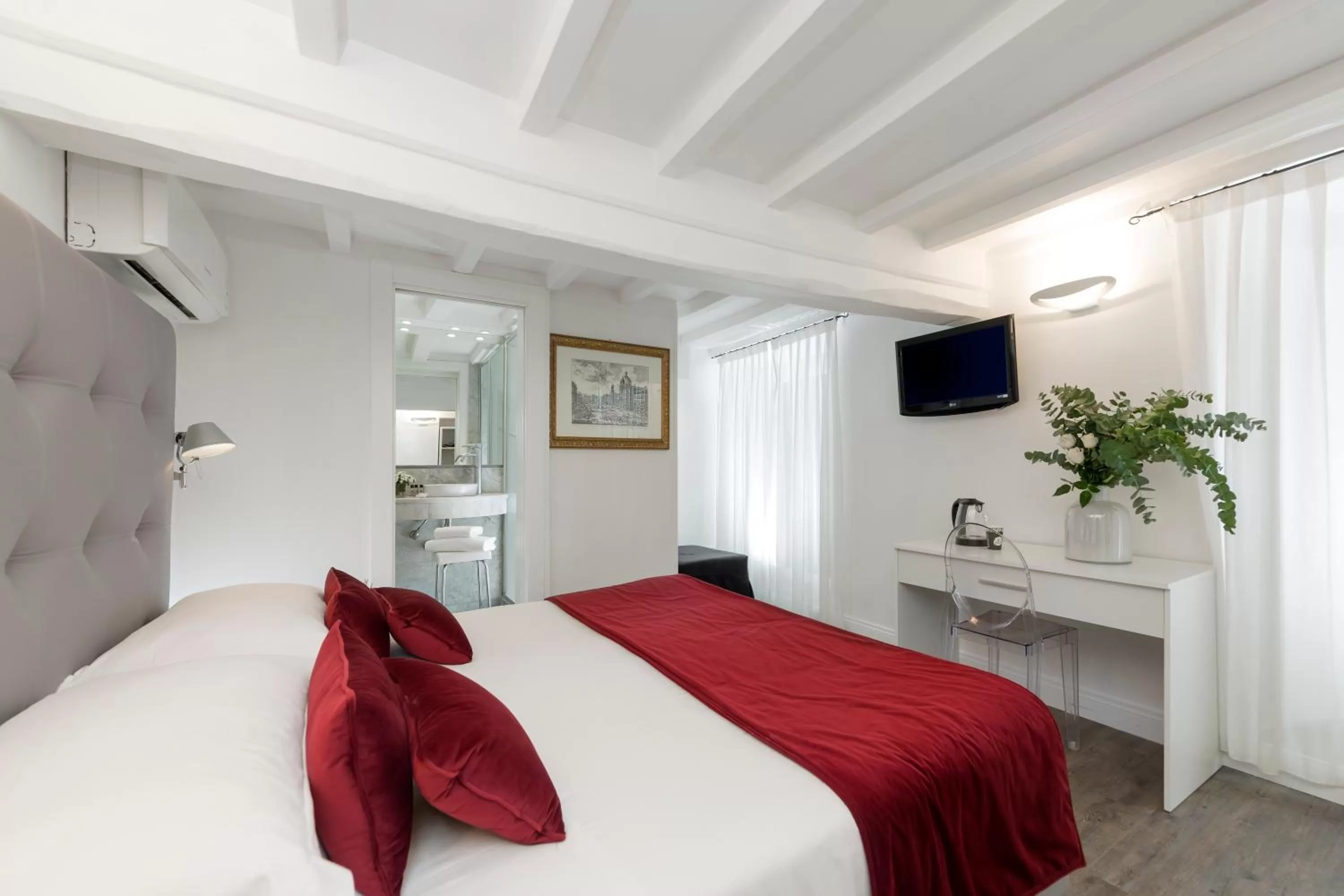 Bedroom, Bed in Hotel Navona