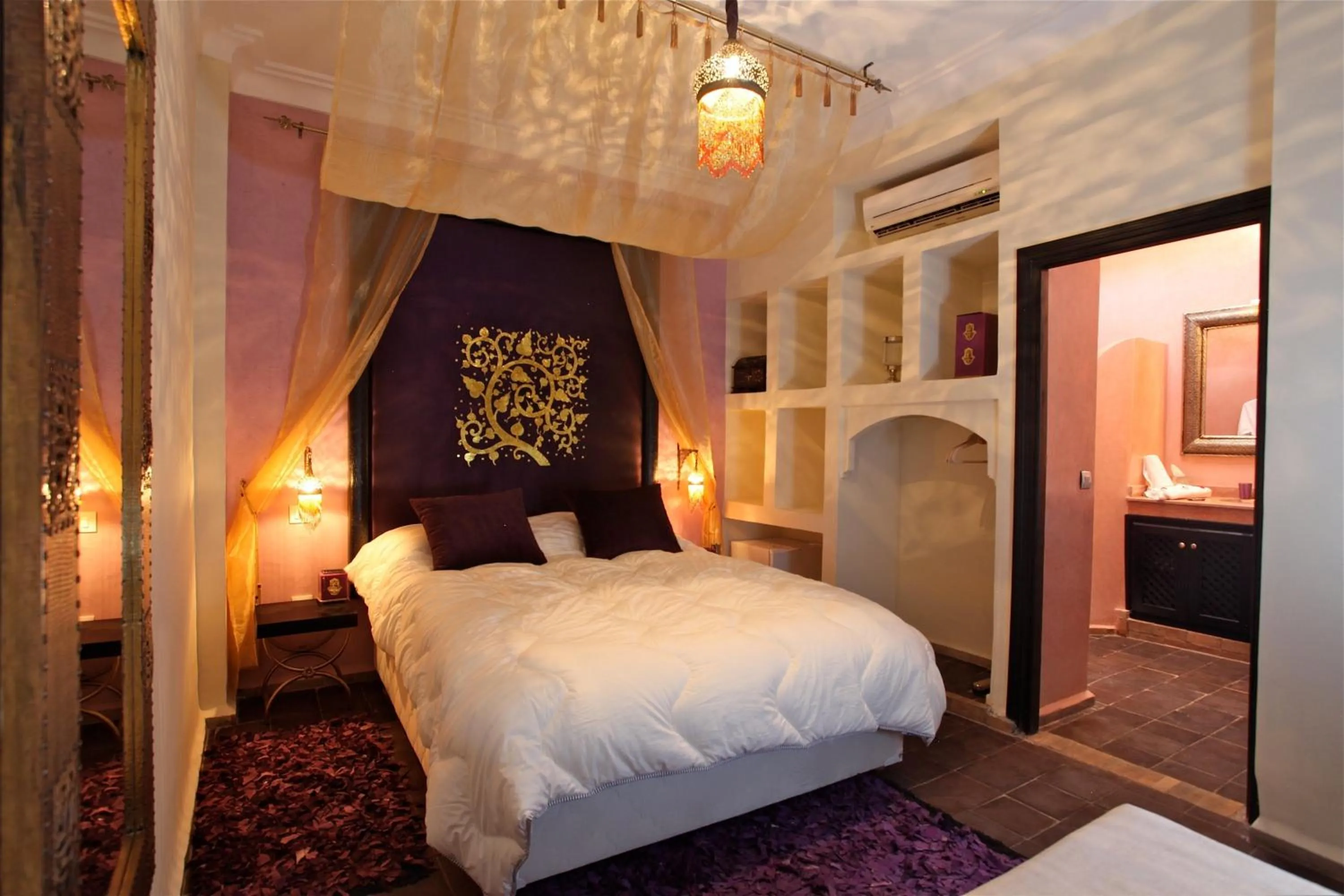 Bedroom, Bed in Ryad Amiran & Spa