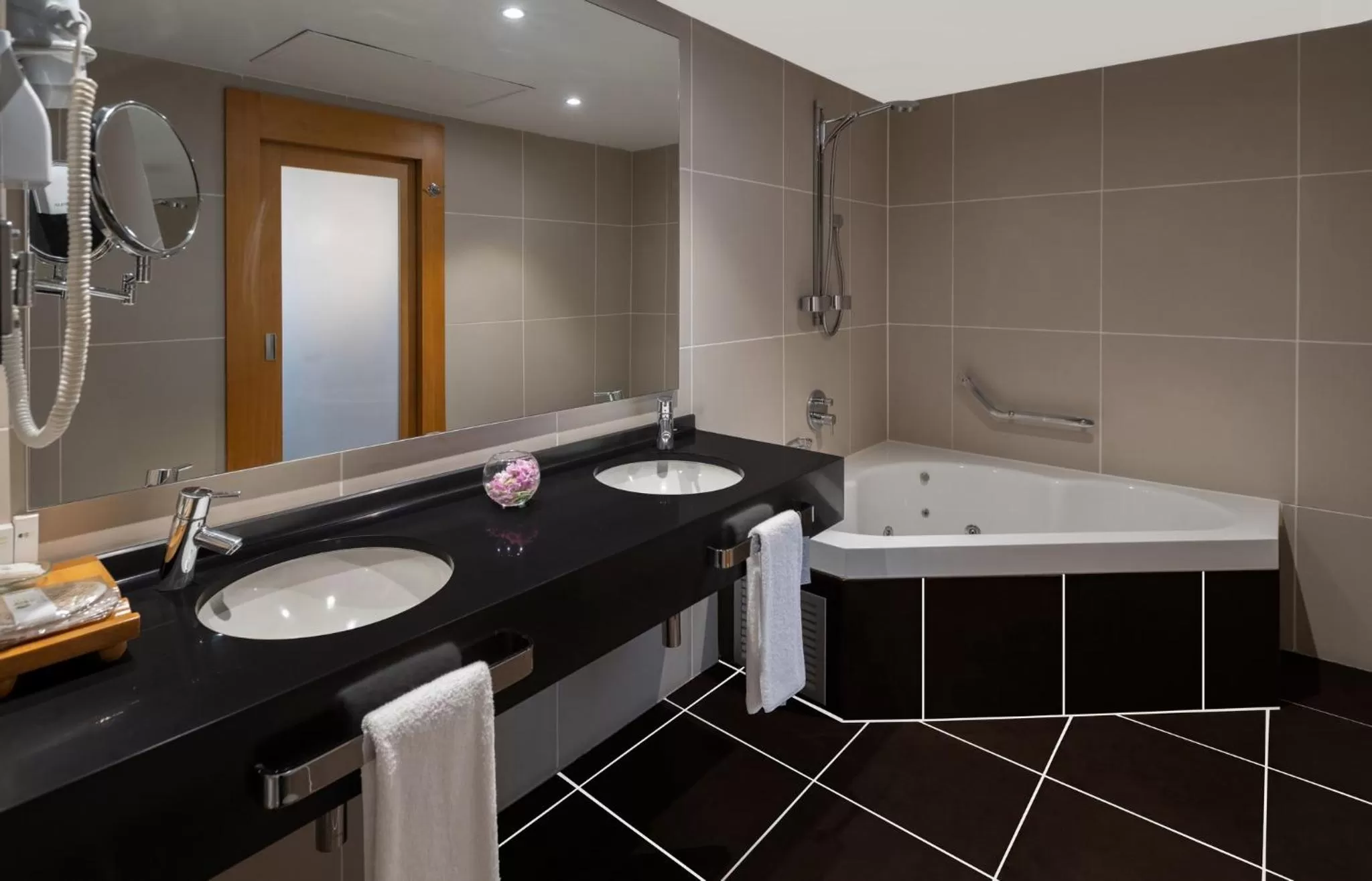 Bathroom in Point Hotel Taksim