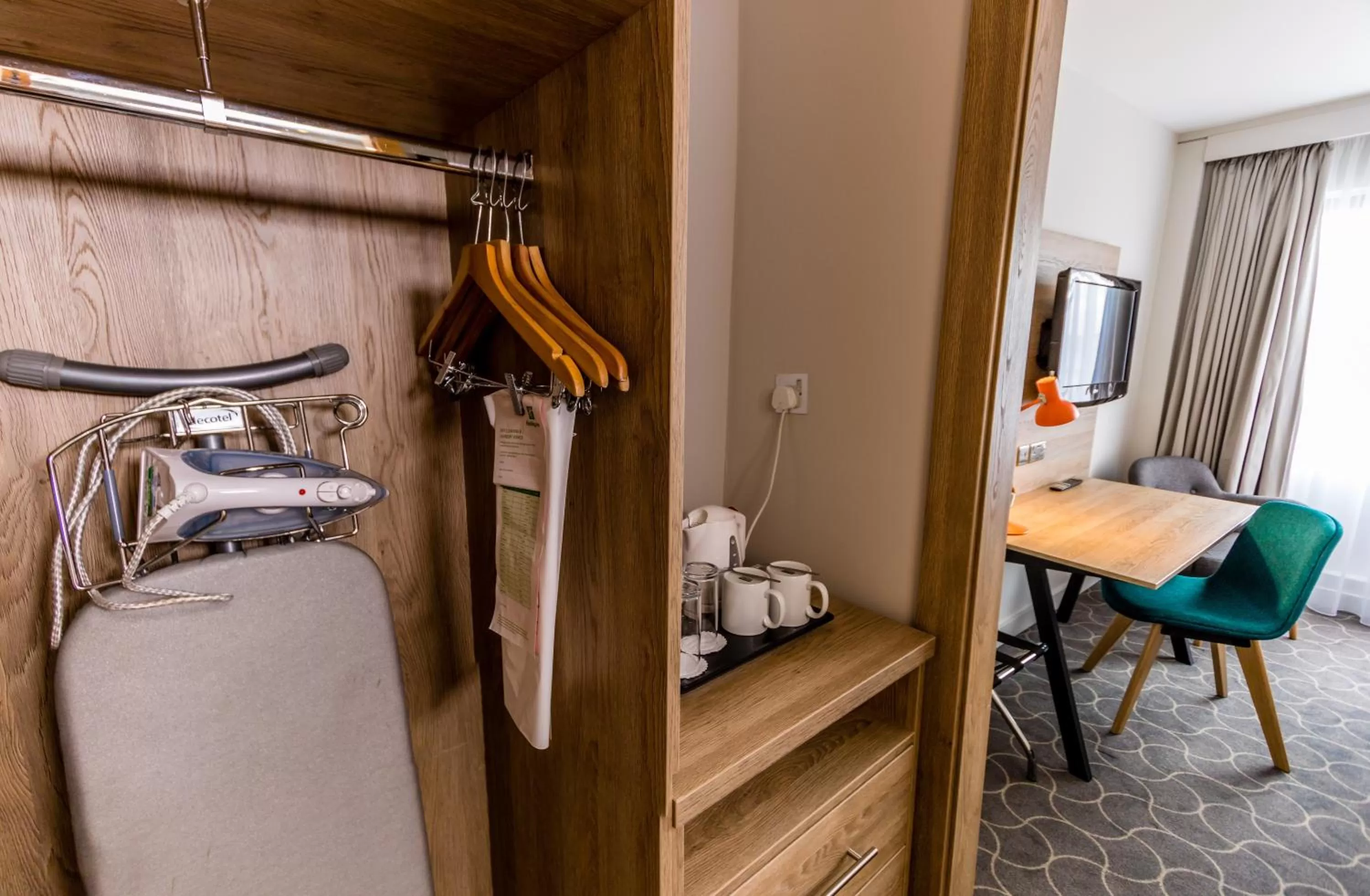 Photo of the whole room, Bed in Holiday Inn Preston by IHG