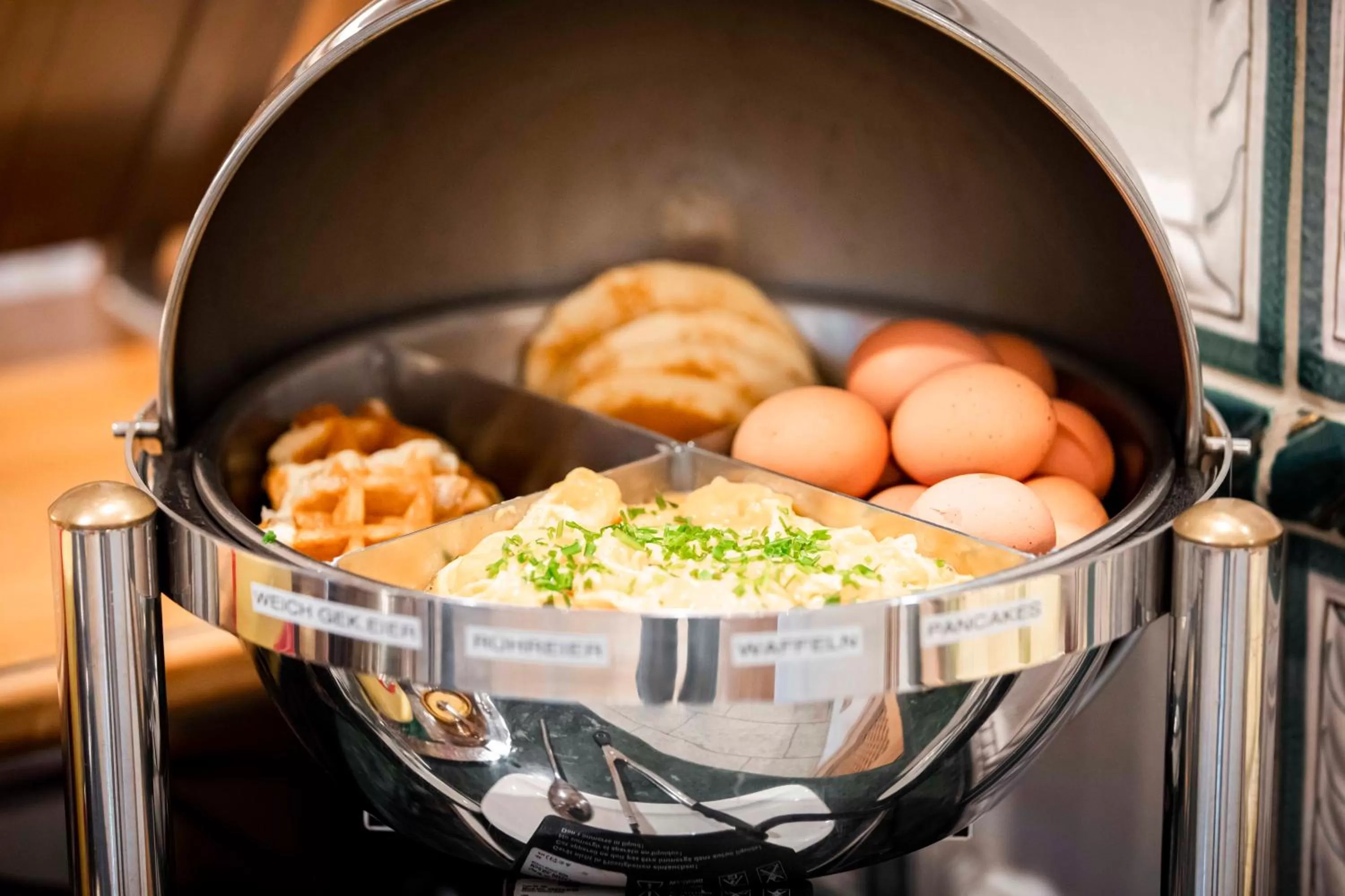 Buffet breakfast in Landhotel GrünWies -Bonsai-Wellness Garni