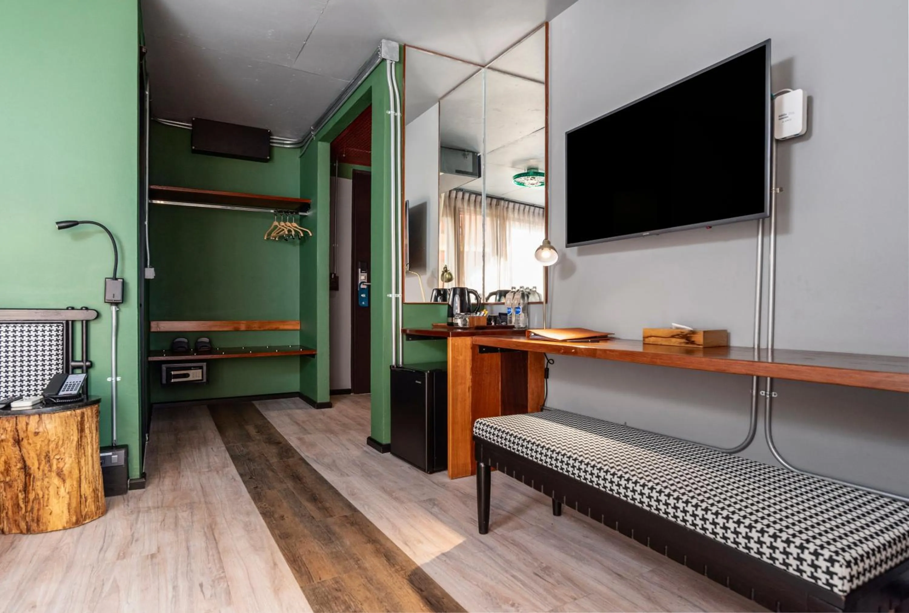 Communal lounge/ TV room in MeStyle Museum Hotel