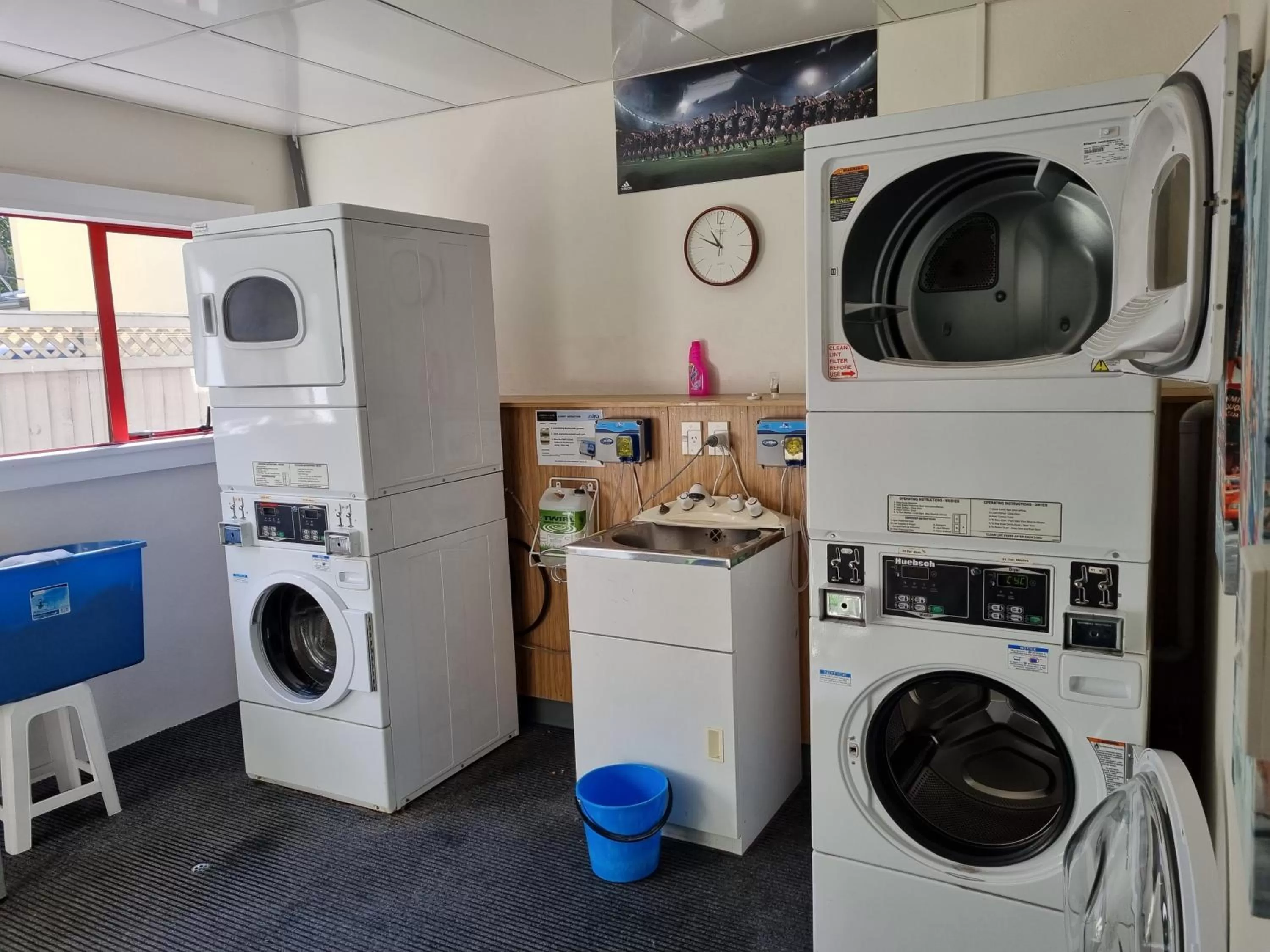 Area and facilities in Amross Court