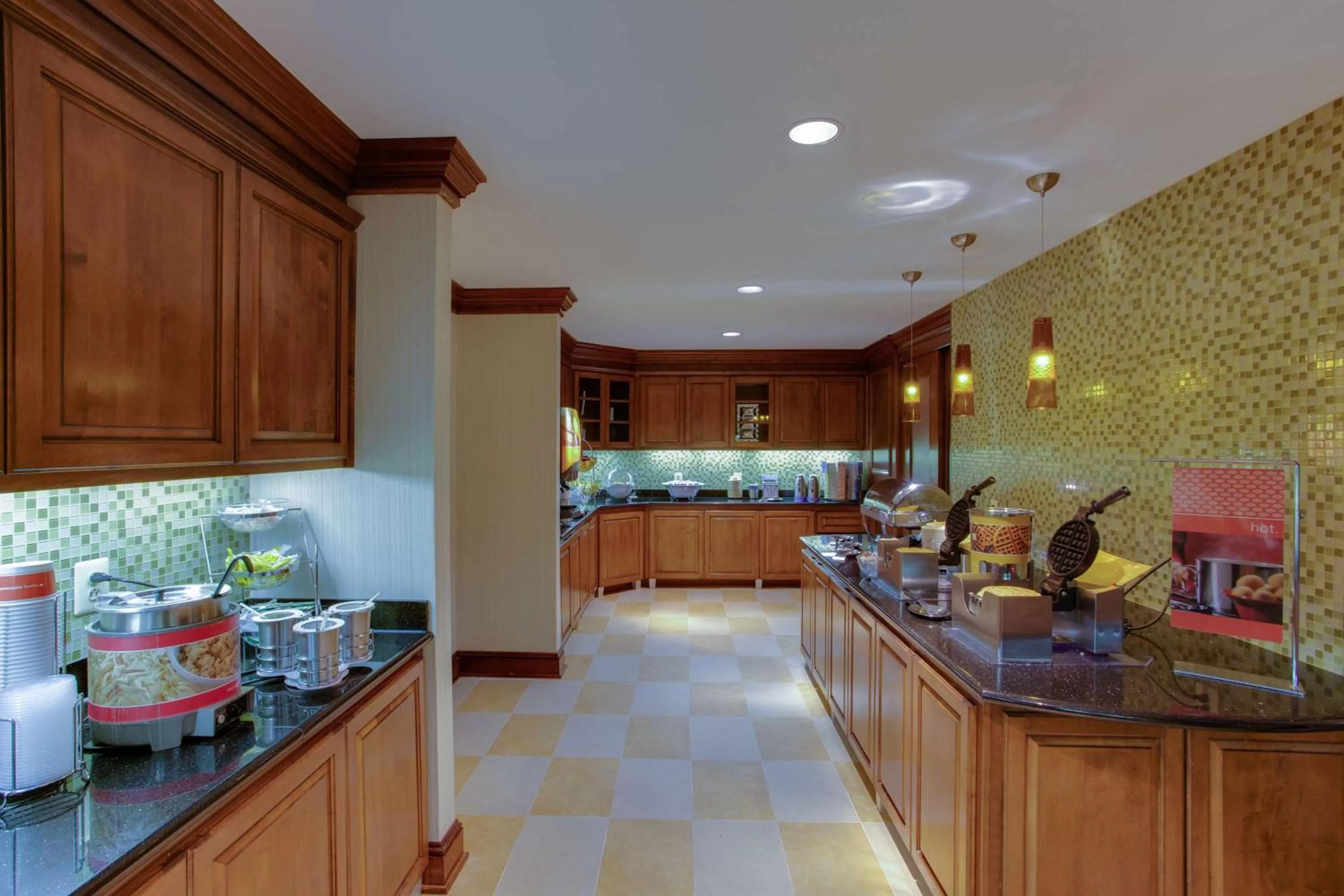 Breakfast in Hampton Inn and Suites Fredericksburg South