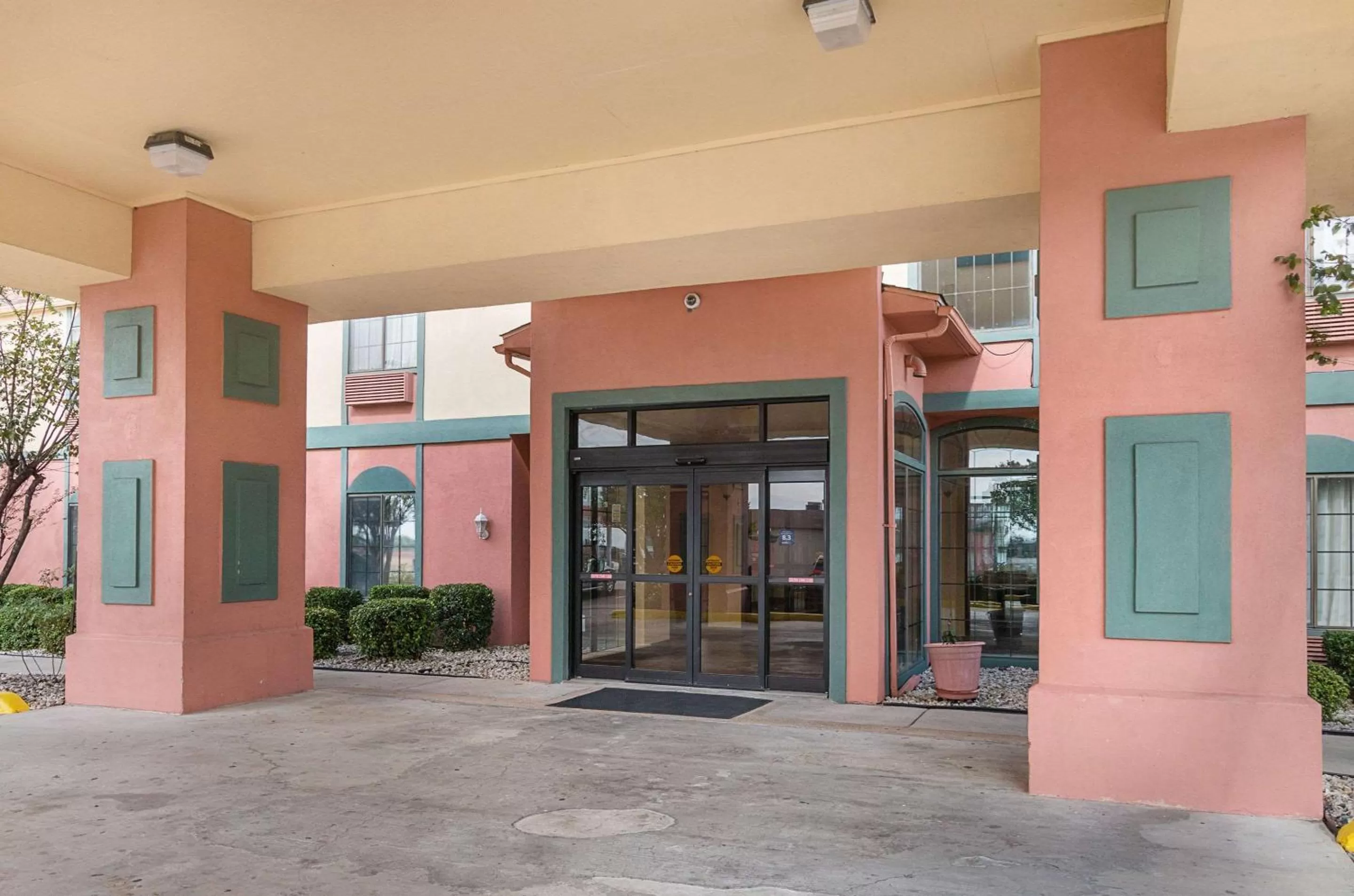 Property building in Quality Suites Temple I-35