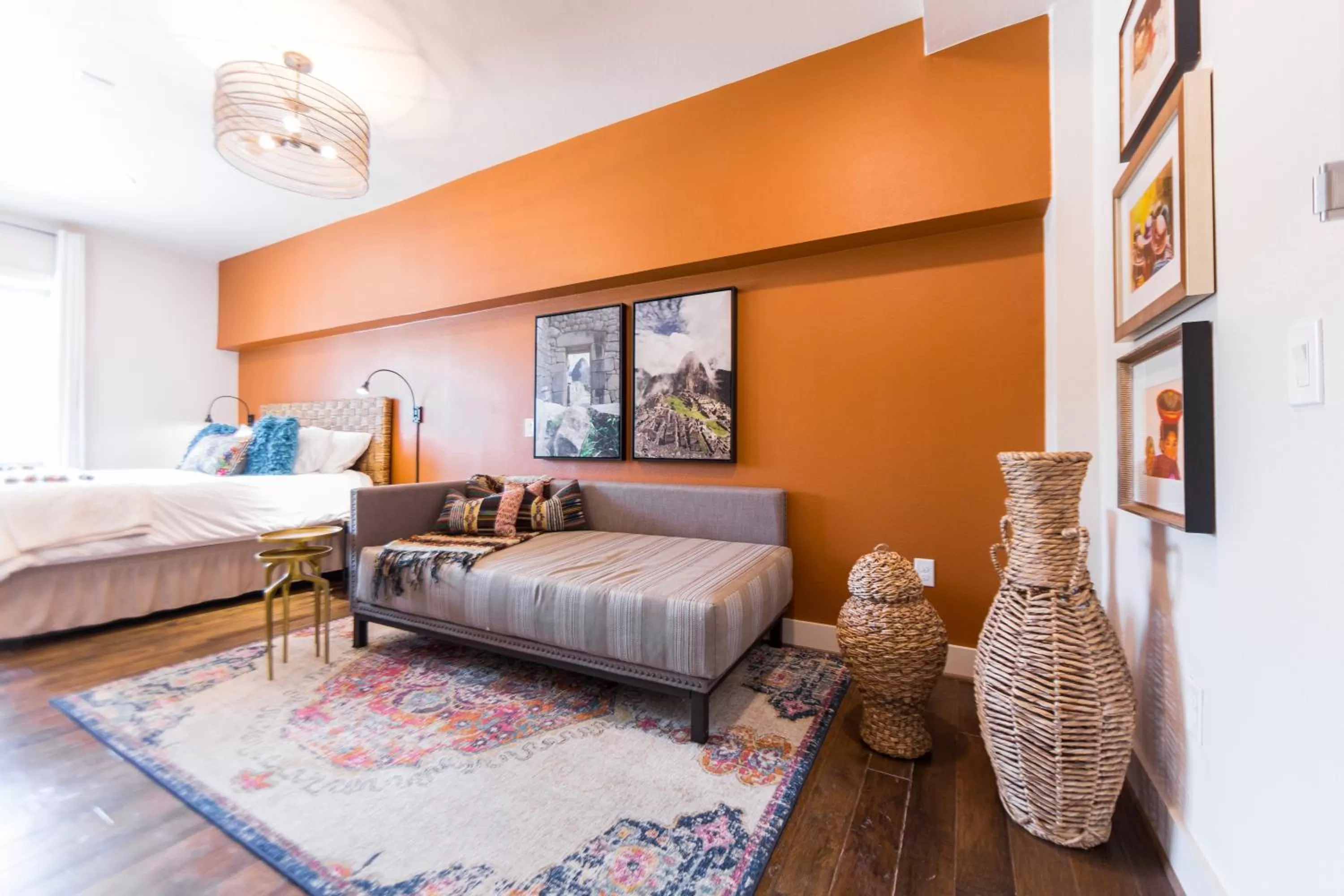 Bed in The Bishop Arts Hotel by Qresorts