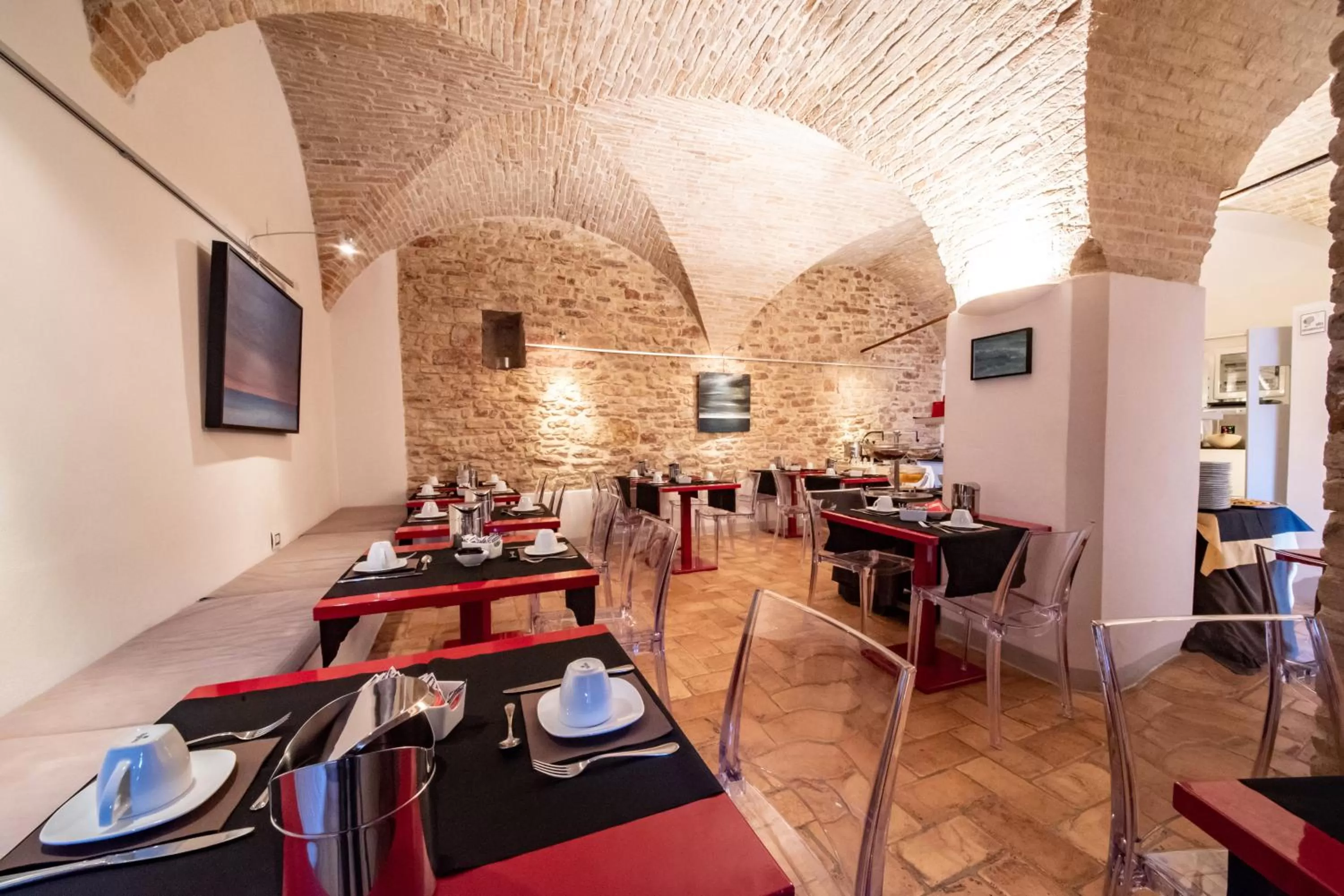 Restaurant/places to eat in Hotel Sorella Luna