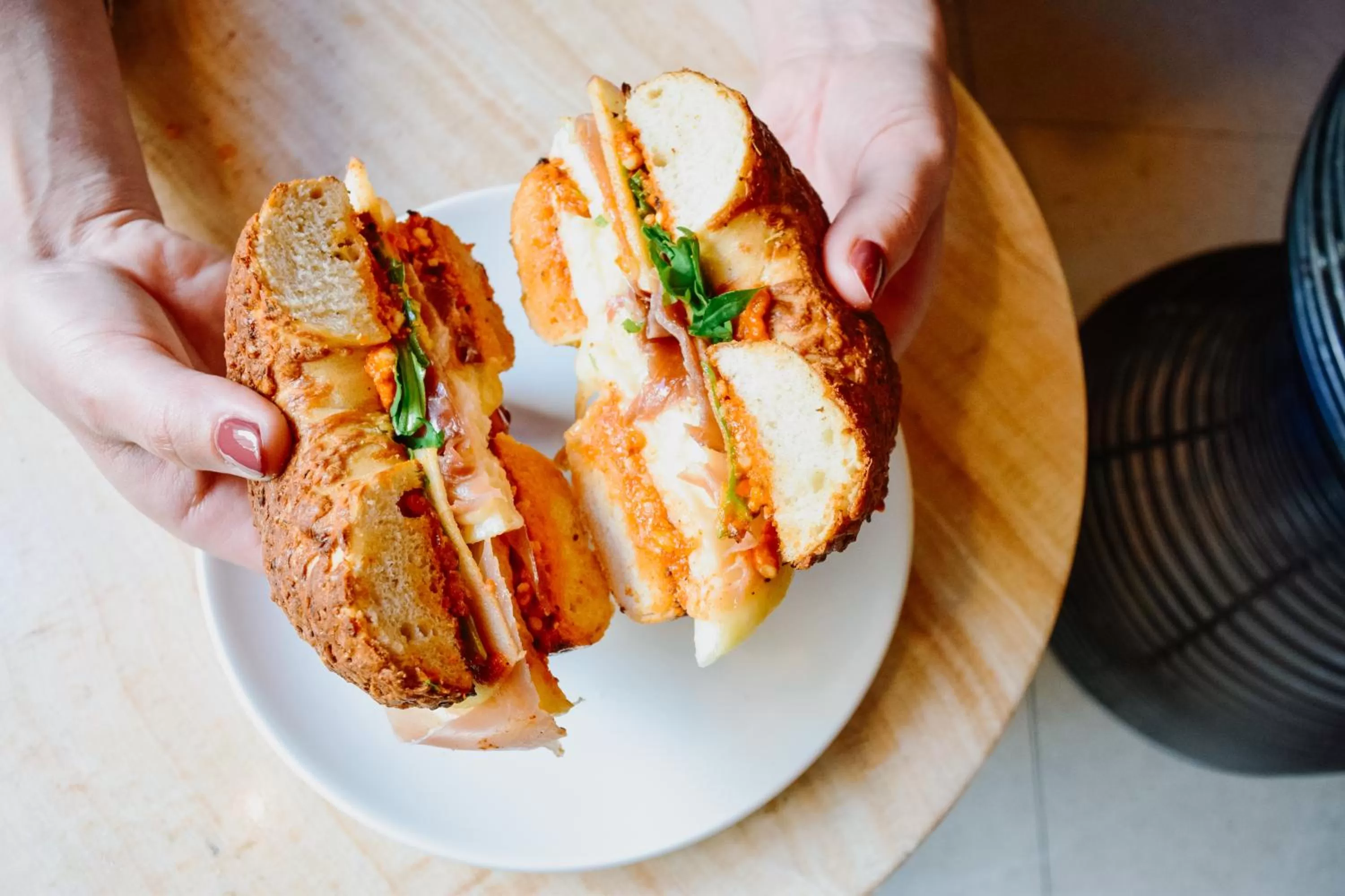 Restaurant/places to eat in Hyatt at Olive 8