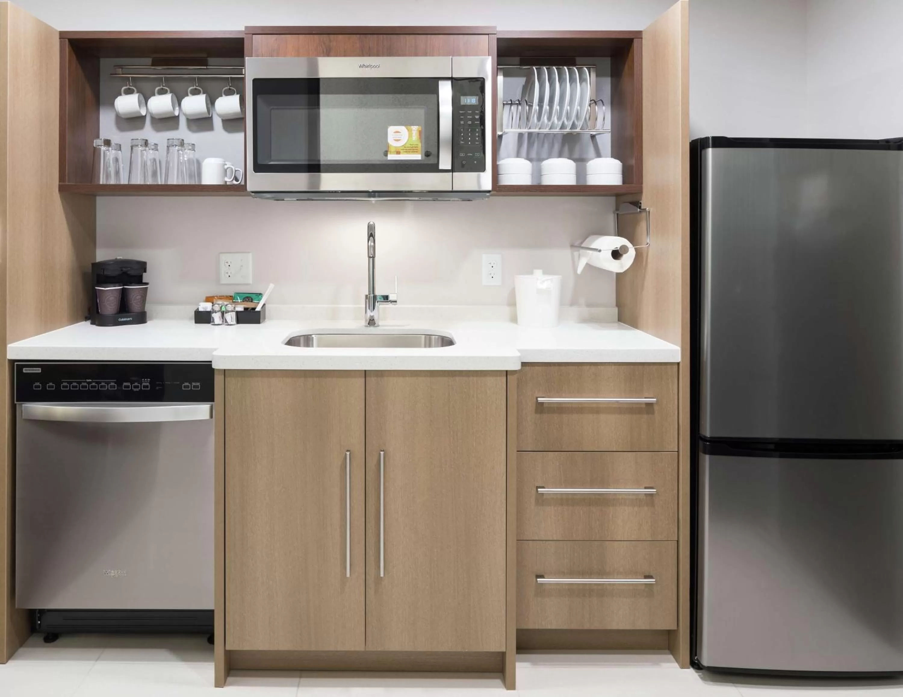 Kitchen or kitchenette in Home2 Suites By Hilton Orlando Airport