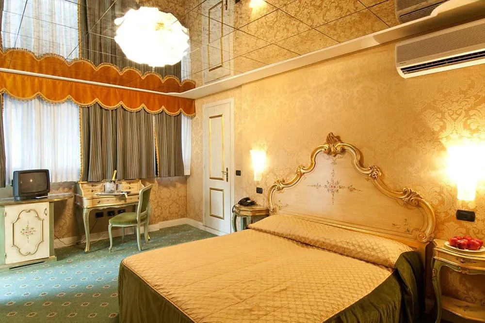 Double or Twin Room in Hotel Belle Epoque