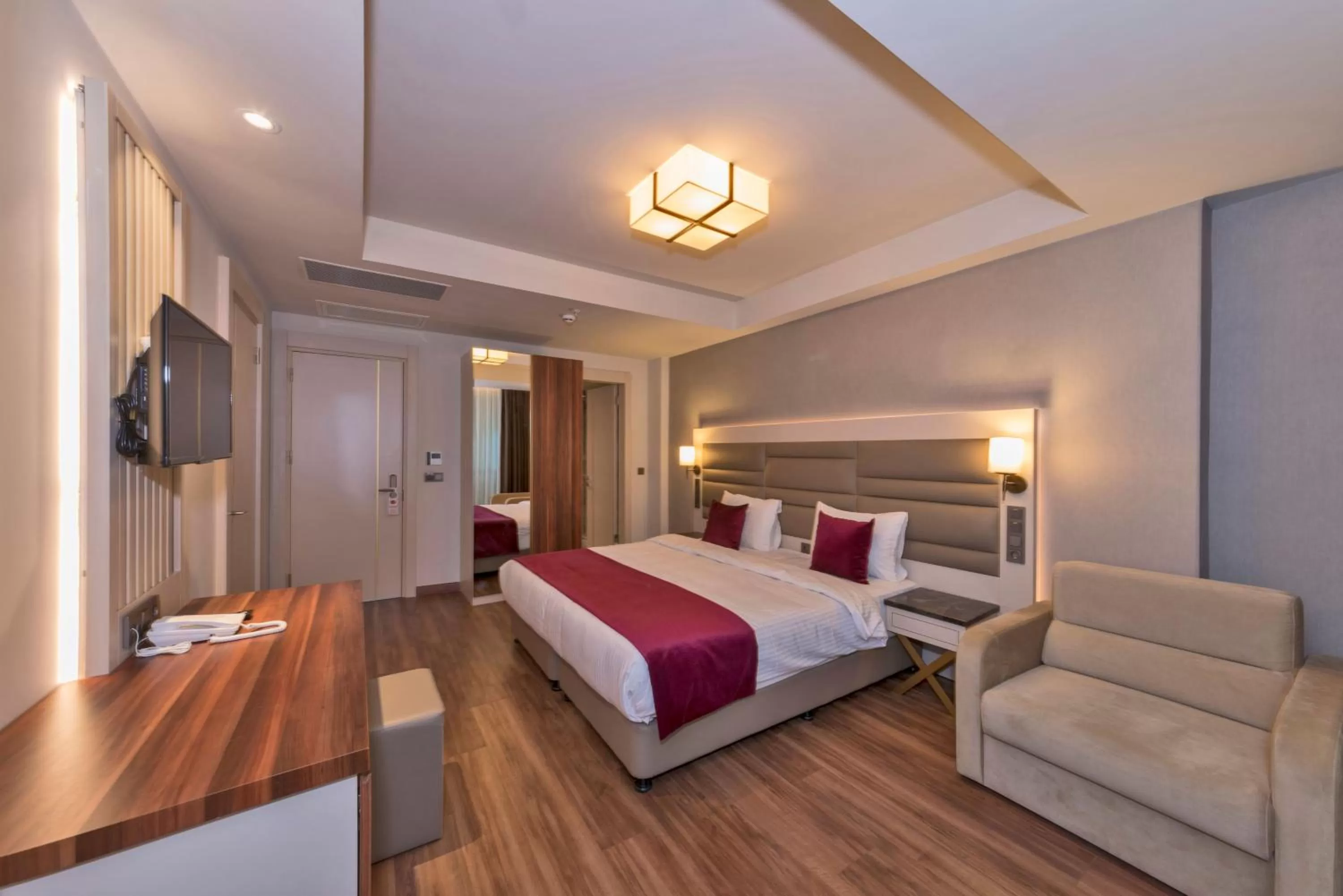 Bedroom, Bed in Golden Royal Hotel