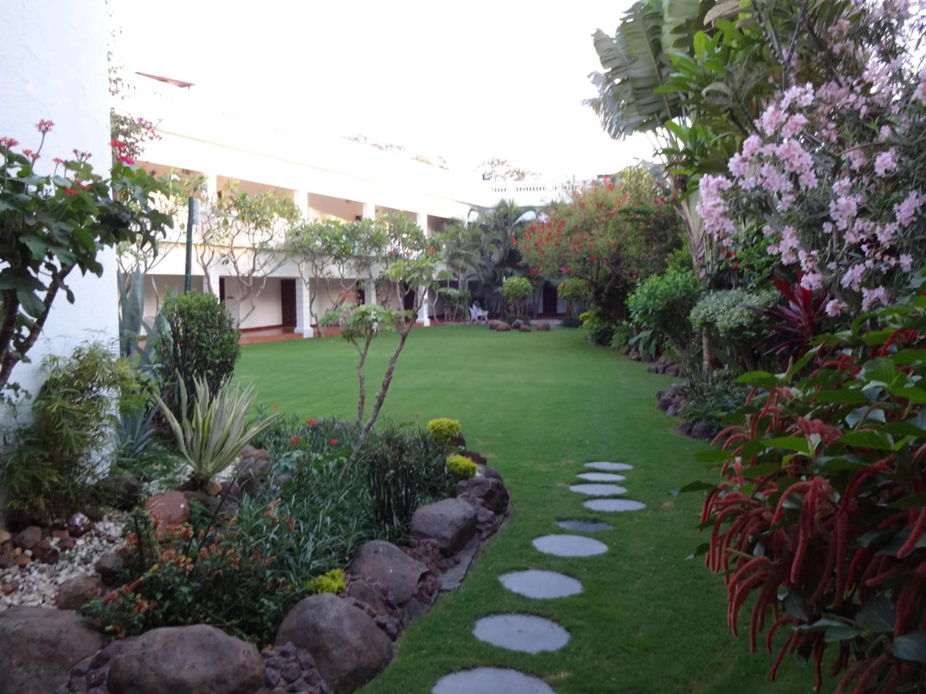 Garden in Jehan Numa Palace Hotel