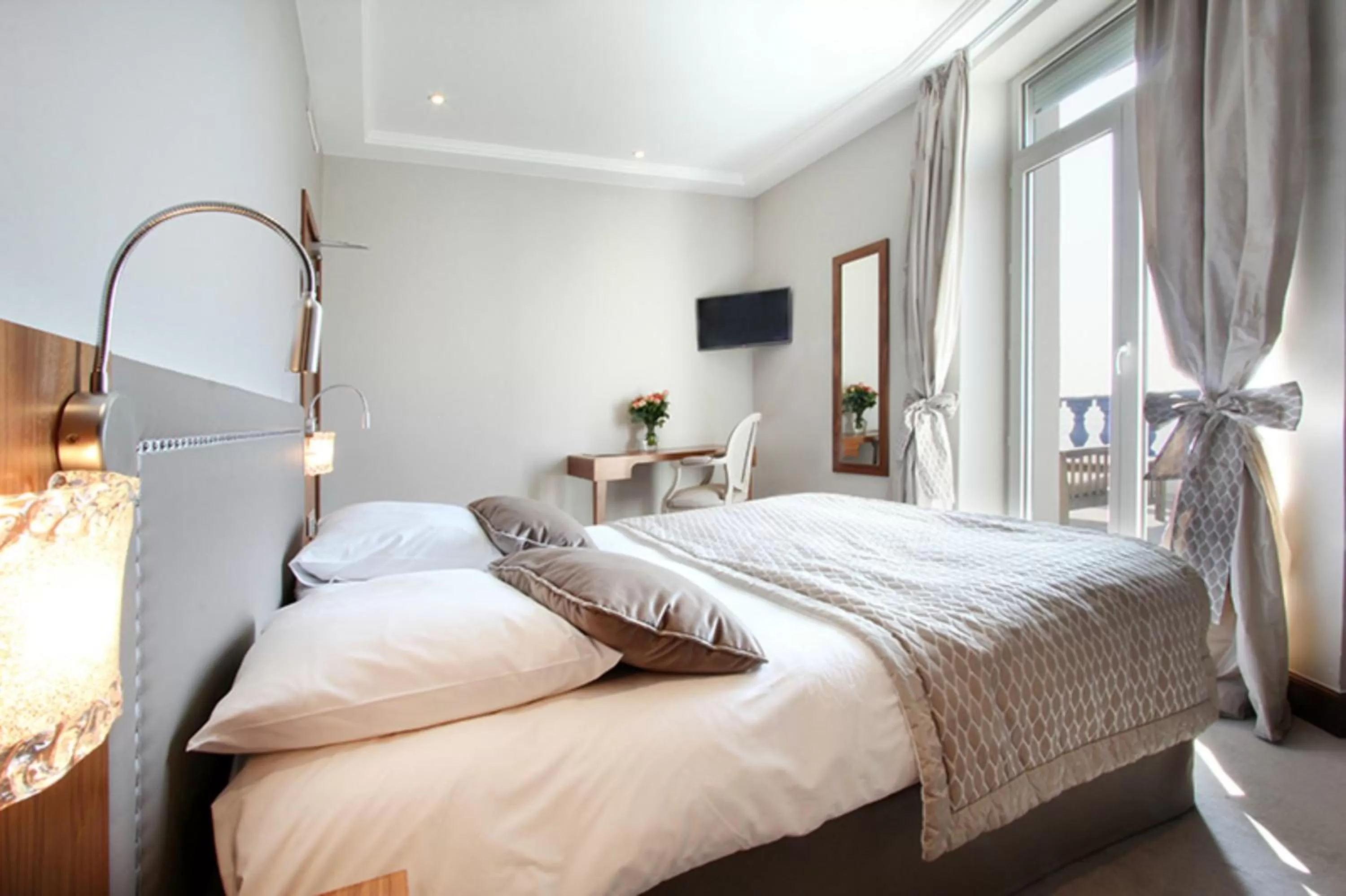 Bedroom, Bed in Le Rhul