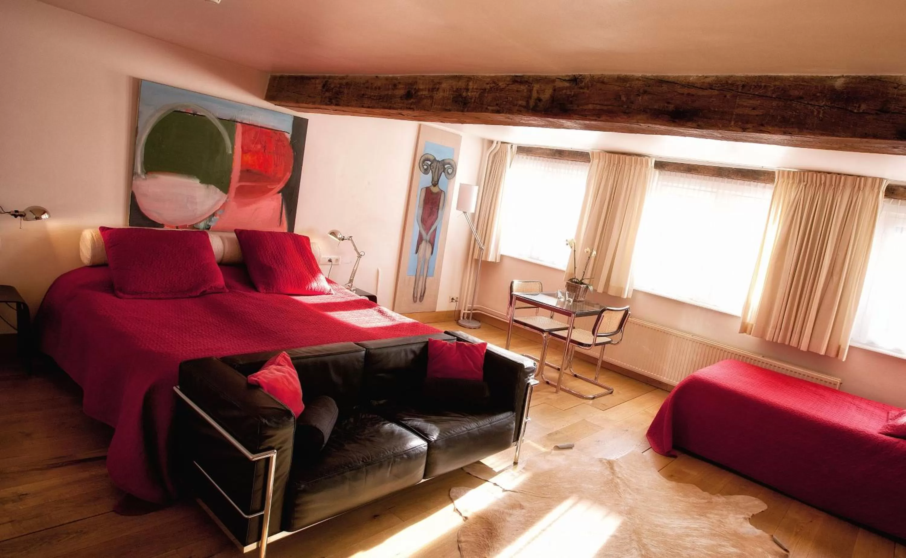 Photo of the whole room, Bed in Galerie Hotel Dis