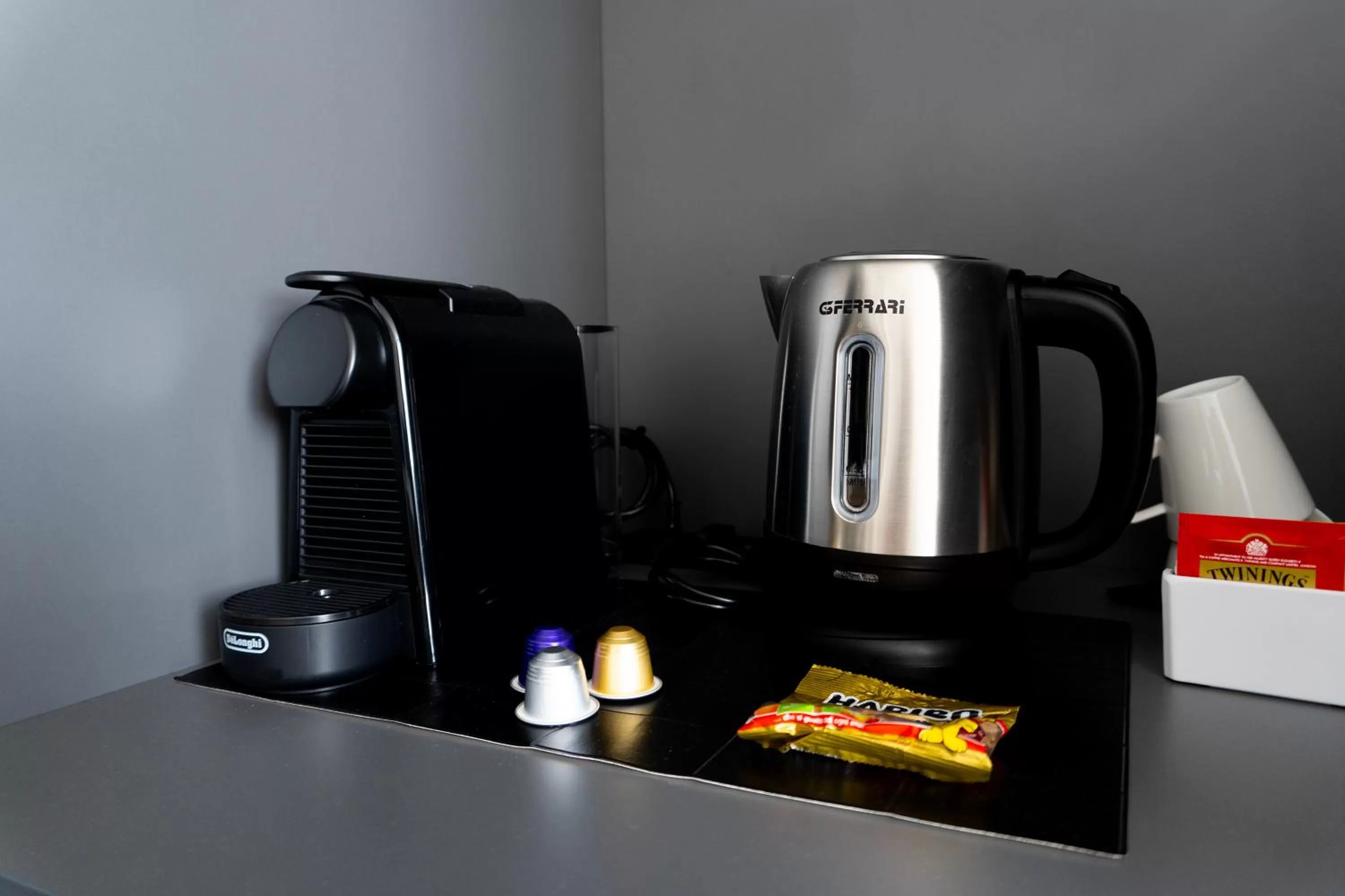 Coffee/Tea Facilities in ZOE LUXURY SUITES