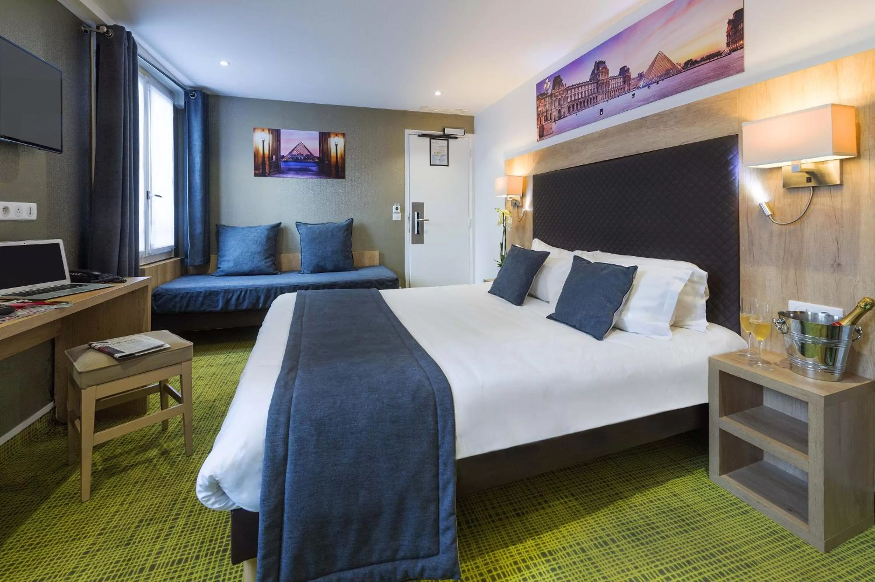 Photo of the whole room, Bed in Hôtel Eugénie