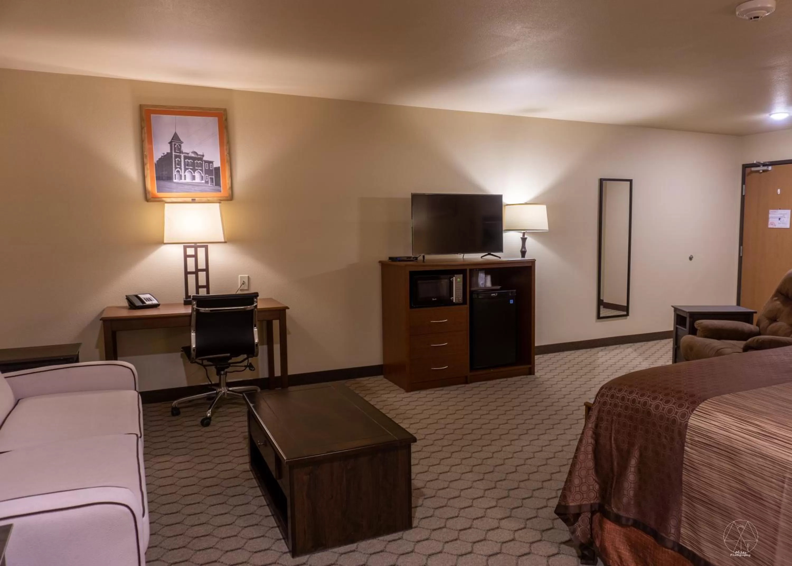 TV/Entertainment Center in Newcastle Lodge & Convention Center