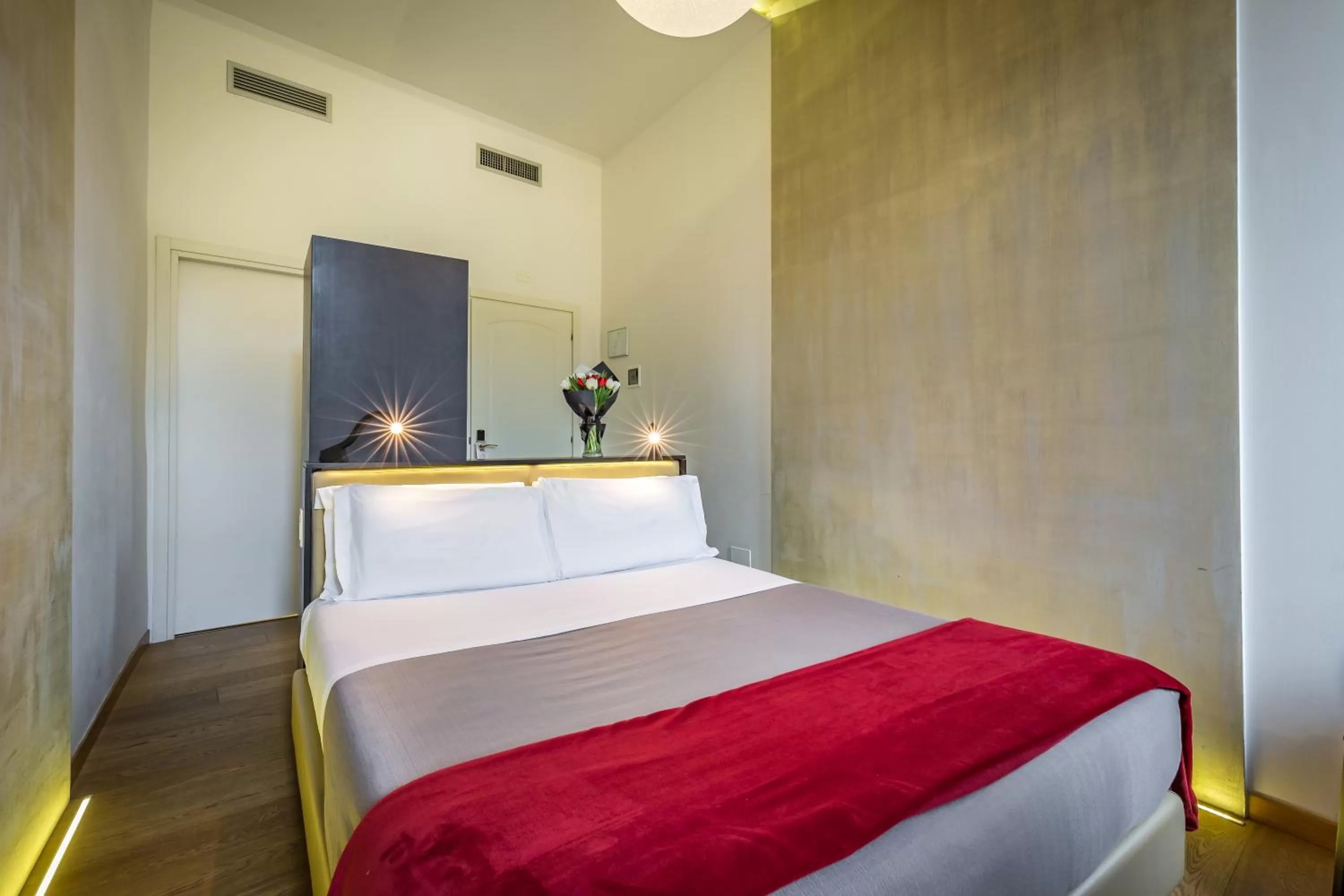 Bedroom, Bed in Hotel La Scaletta al Ponte Vecchio