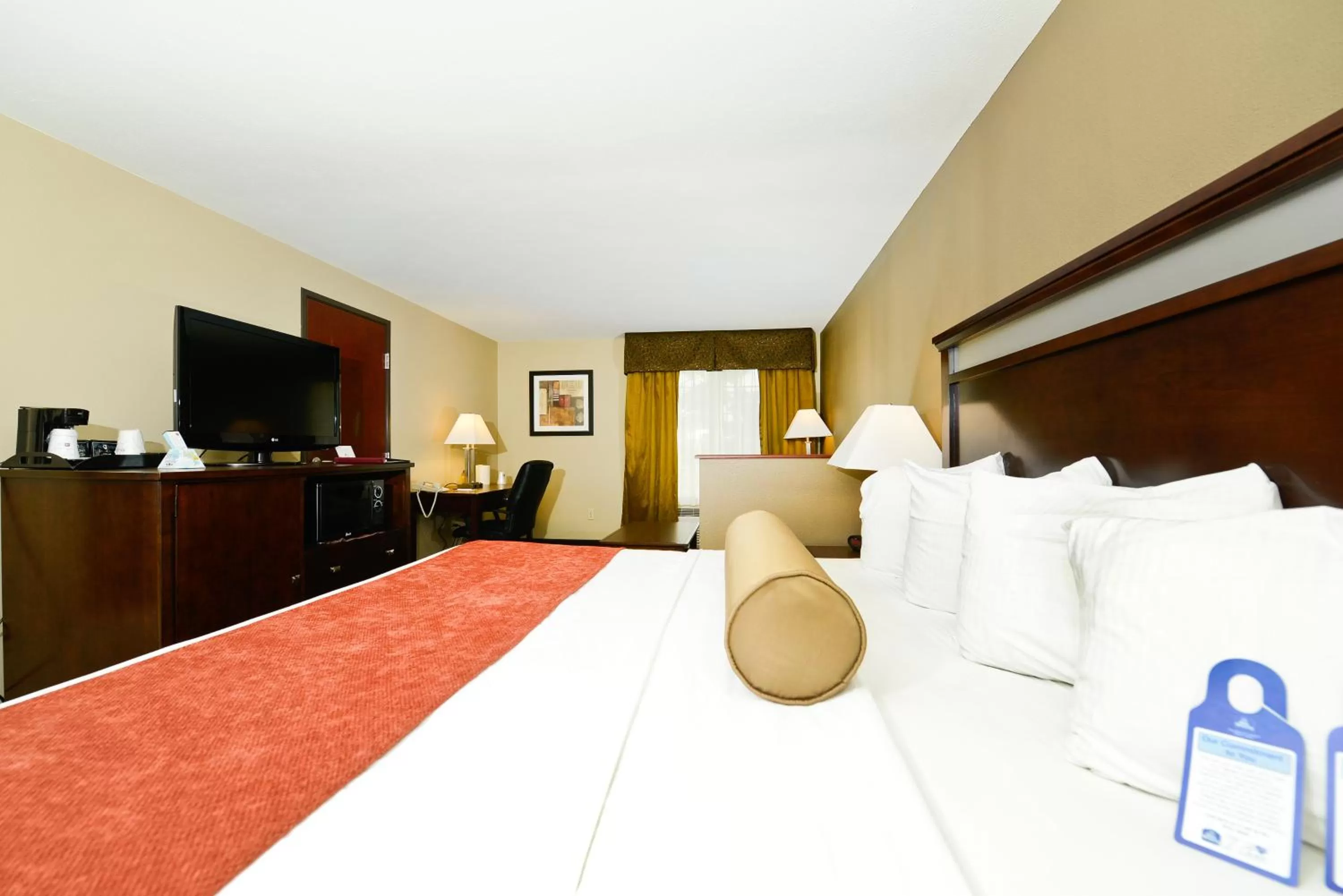 Bedroom, Bed in Best Western Plus Prairie Inn