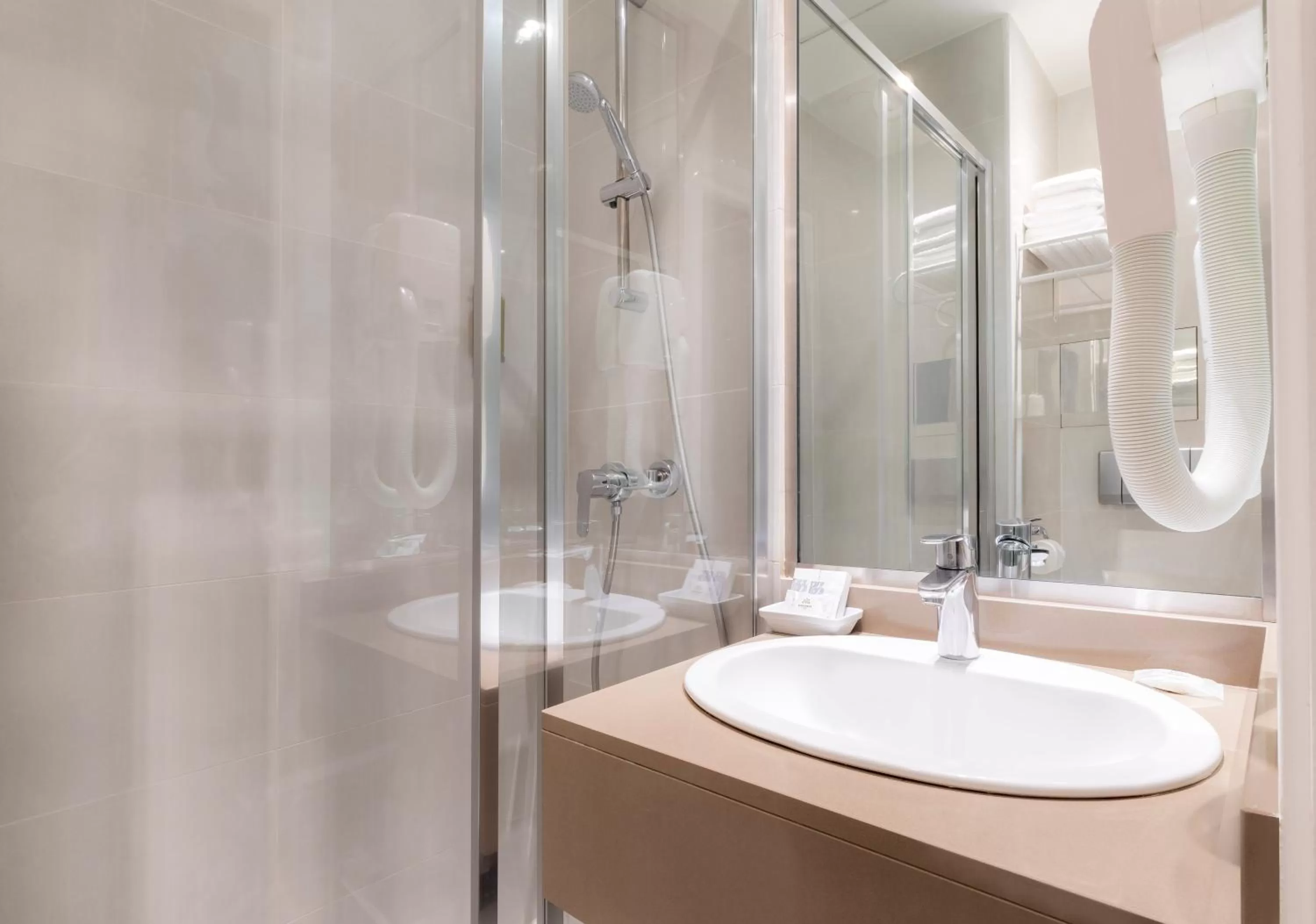 Bathroom in Elysées Ceramic