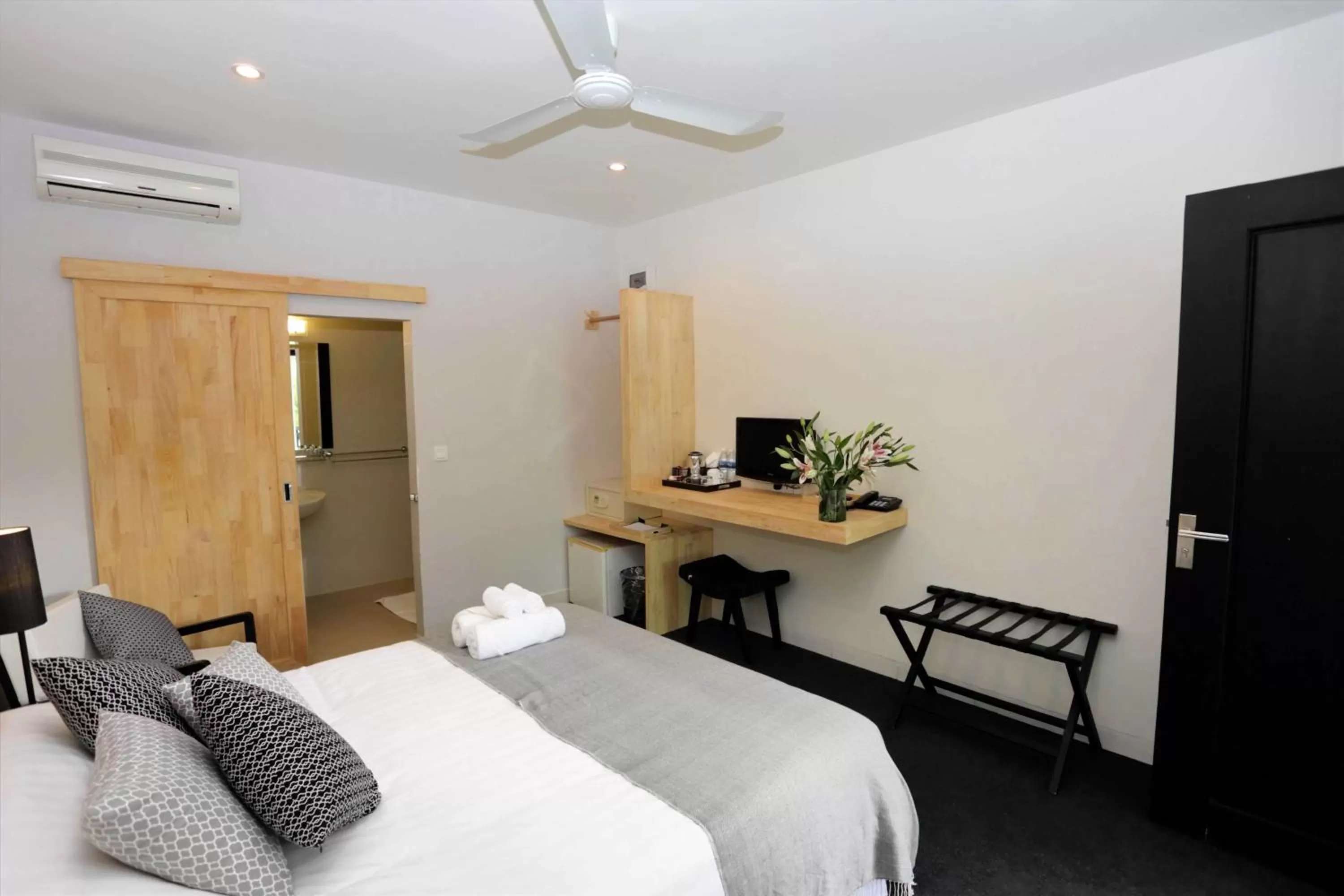 Bedroom, Bed in Bamboo9 Boutique