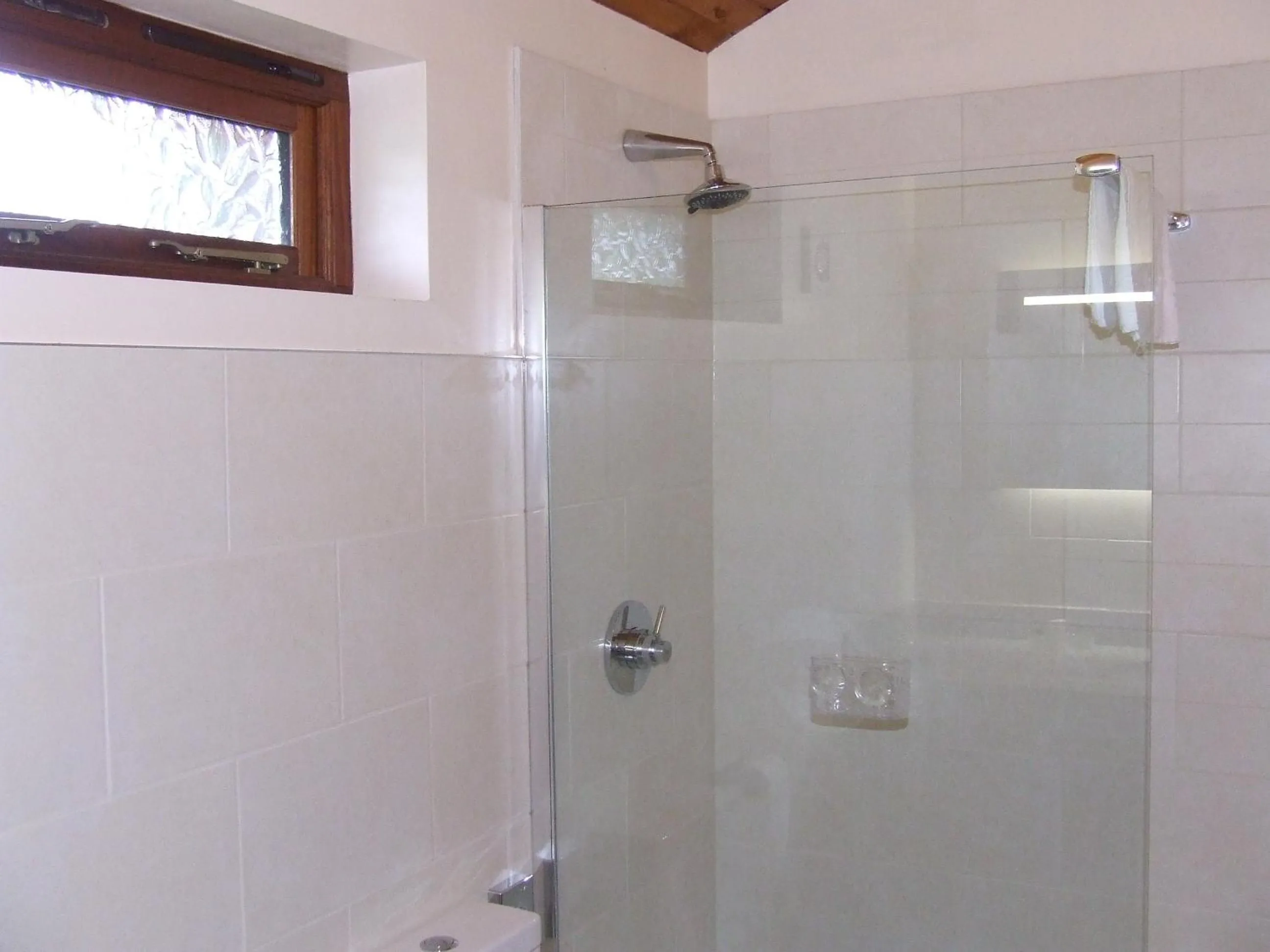 Bathroom in Calderfields Golf & Country Club