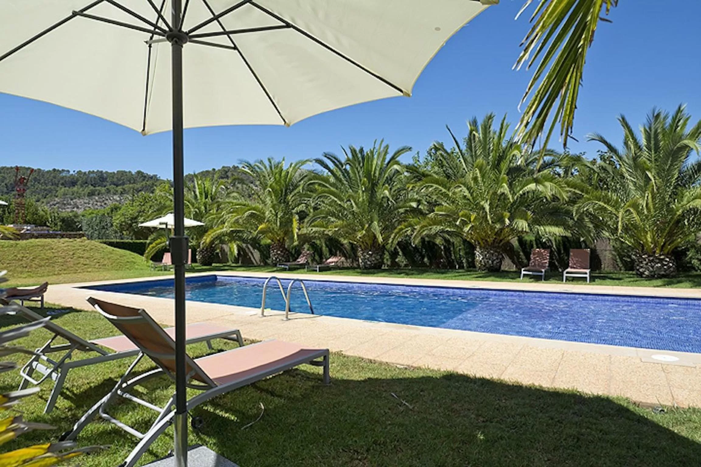 Swimming Pool in loftOtel canet