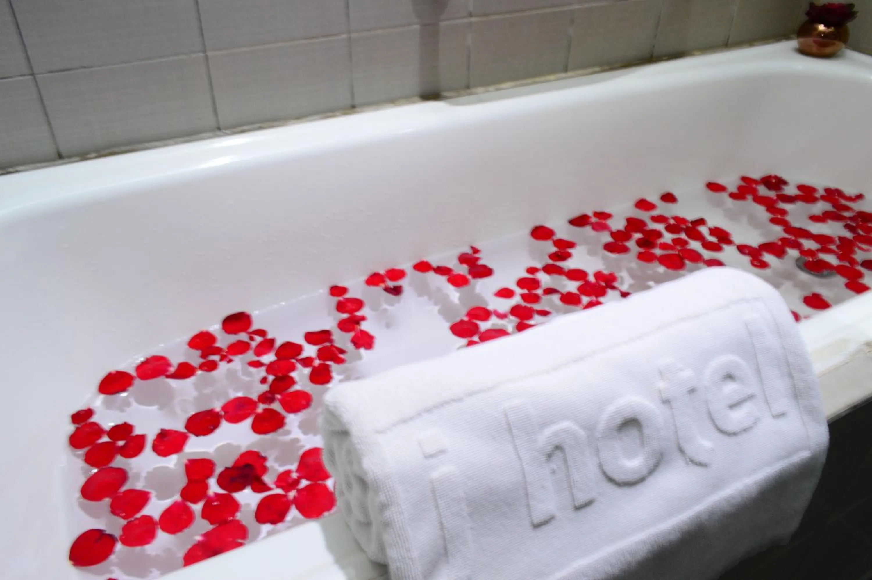 Bath in J Hotel - Bandara Soekarno Hatta