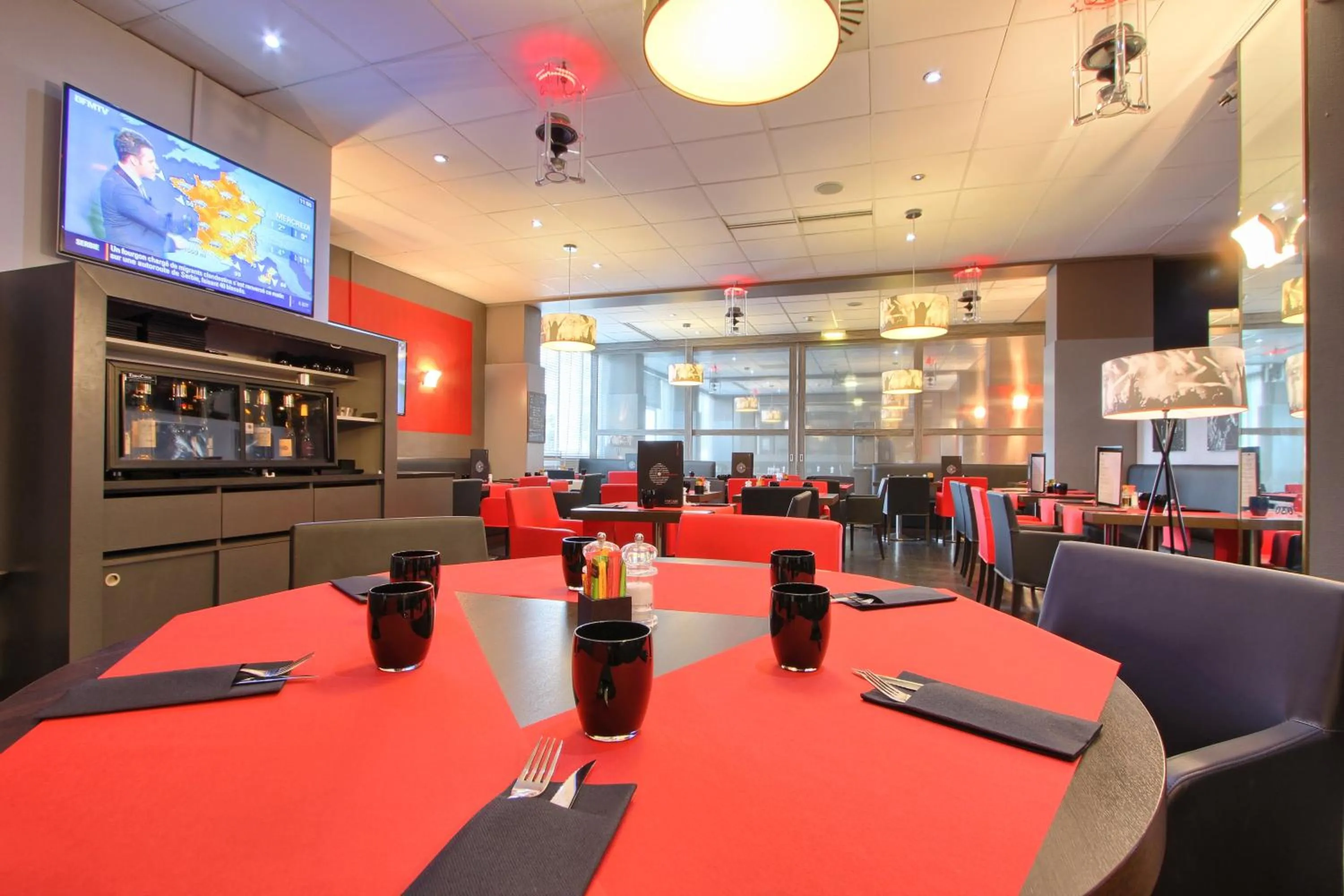 Food and drinks in Best Western Plus Paris Orly Airport