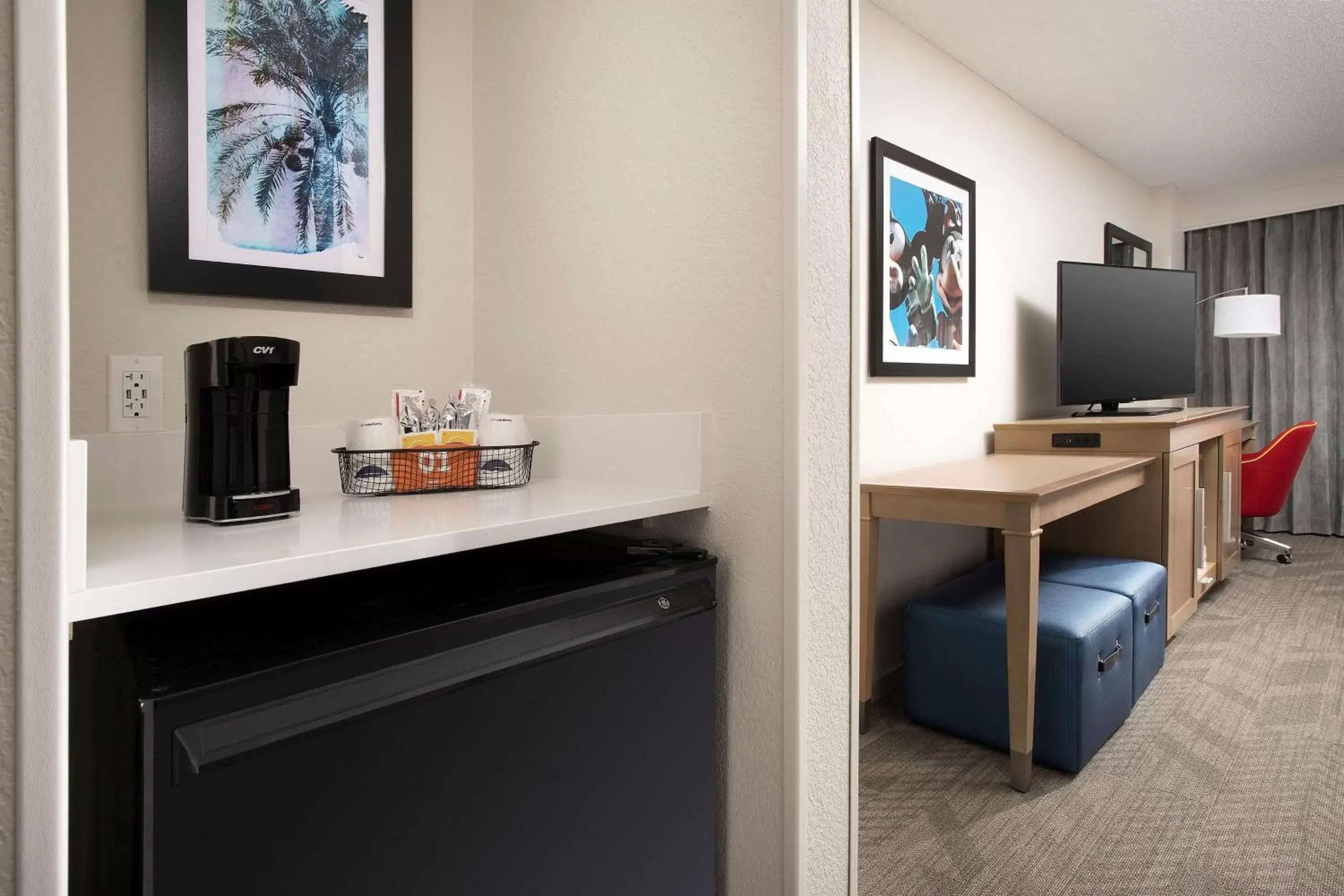 King Room - Mobility Access/Non-Smoking in Hampton Inn & Suites Anaheim Garden Grove King Room - Mobility Access/Non-Smoking in Hampton Inn & Suites Anaheim Garden Grove