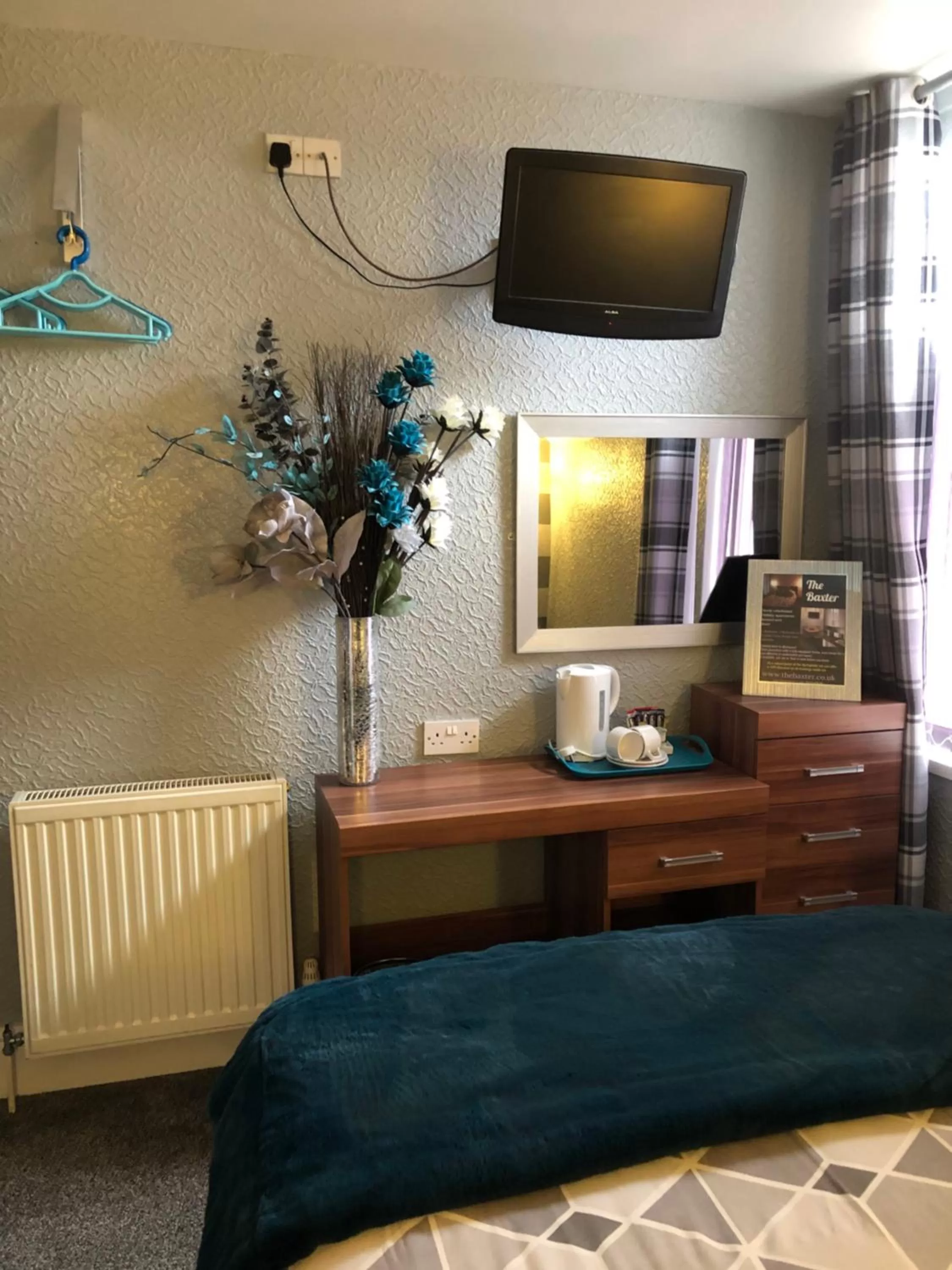 Coffee/tea facilities in Springfield Hotel