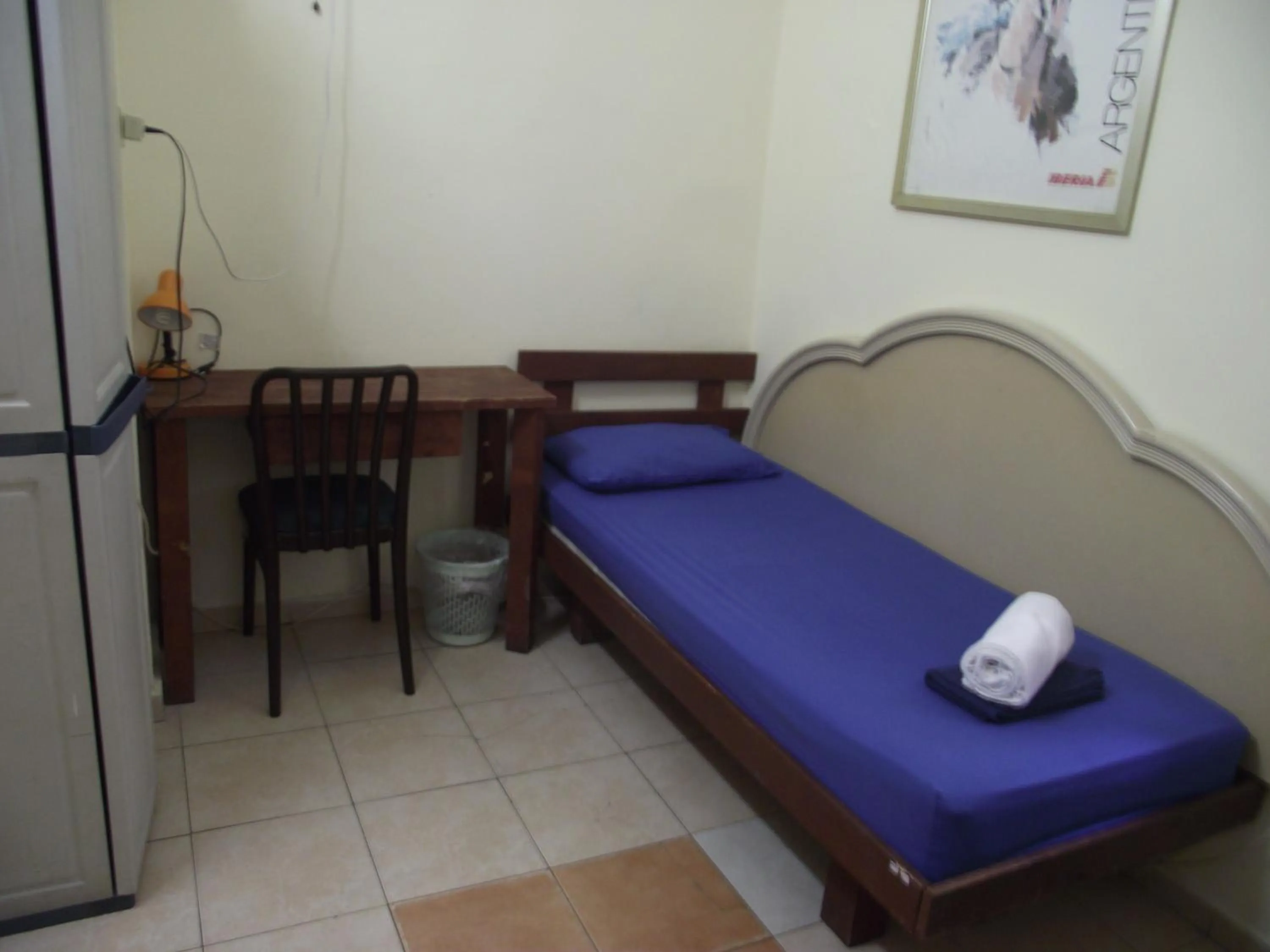 Single Room with Shared Bathroom in Sky Hostel