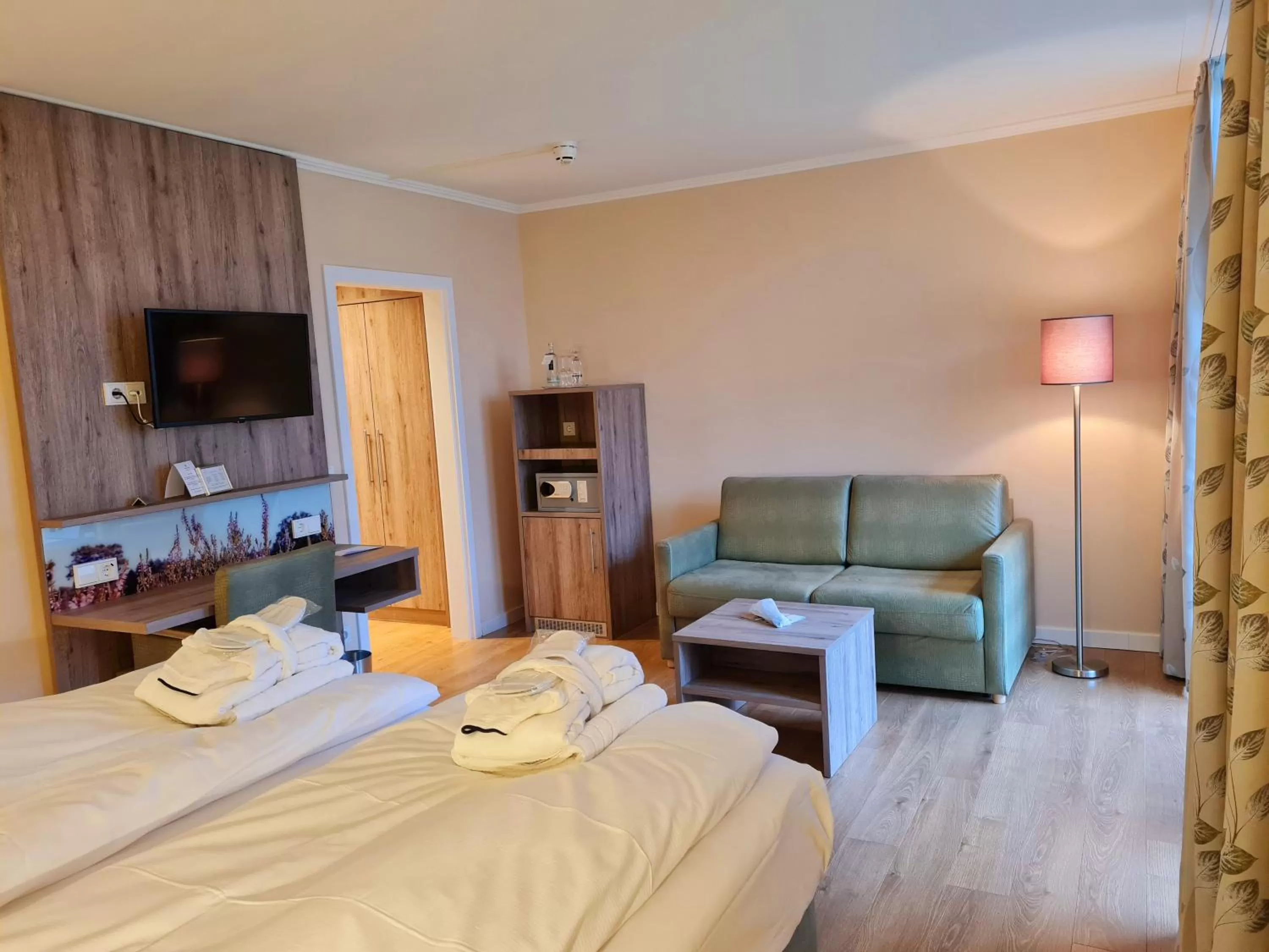 Photo of the whole room, Bed in Hotel Landhaus Höpen