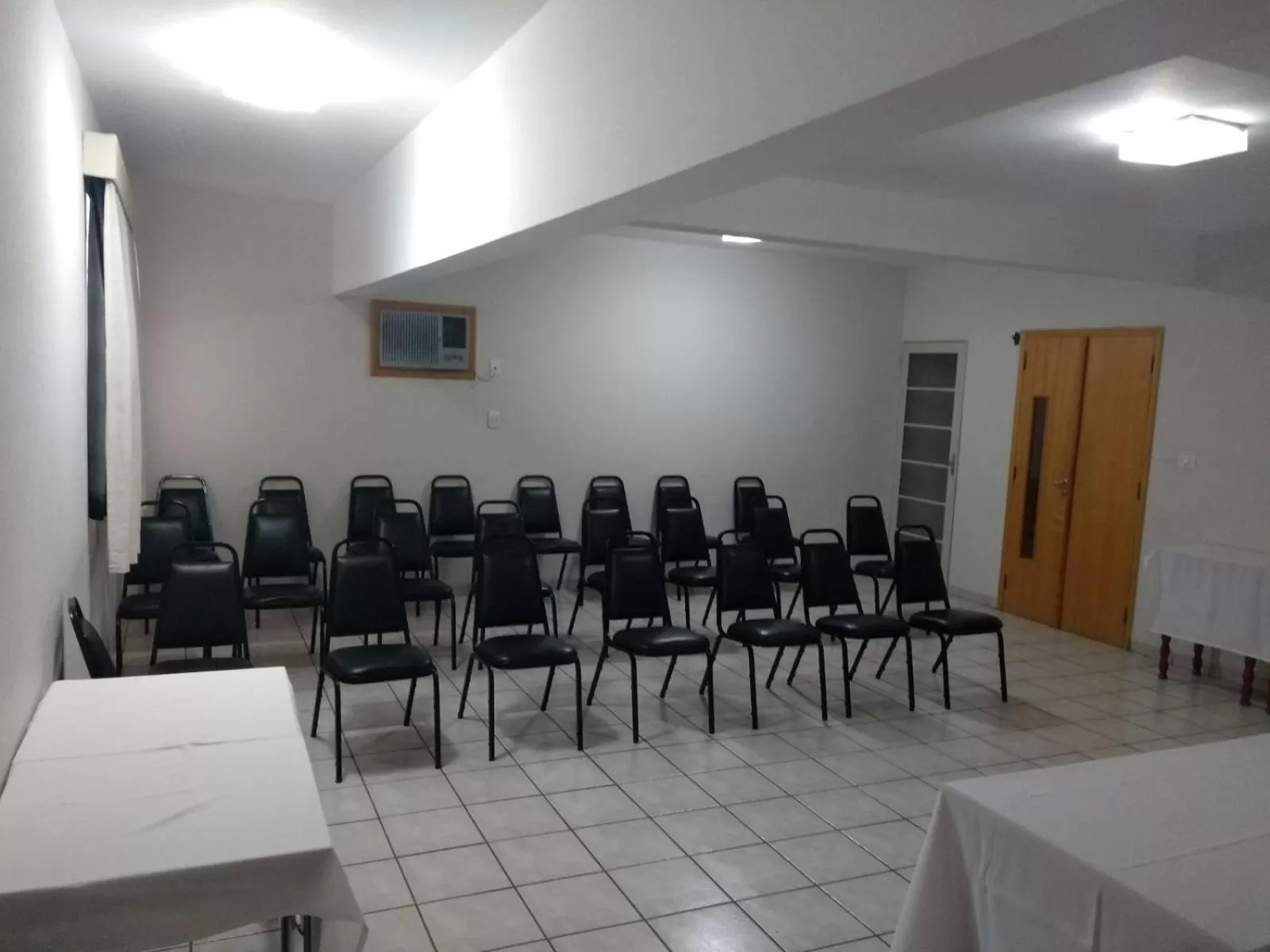 Business facilities in Jales Center Hotel