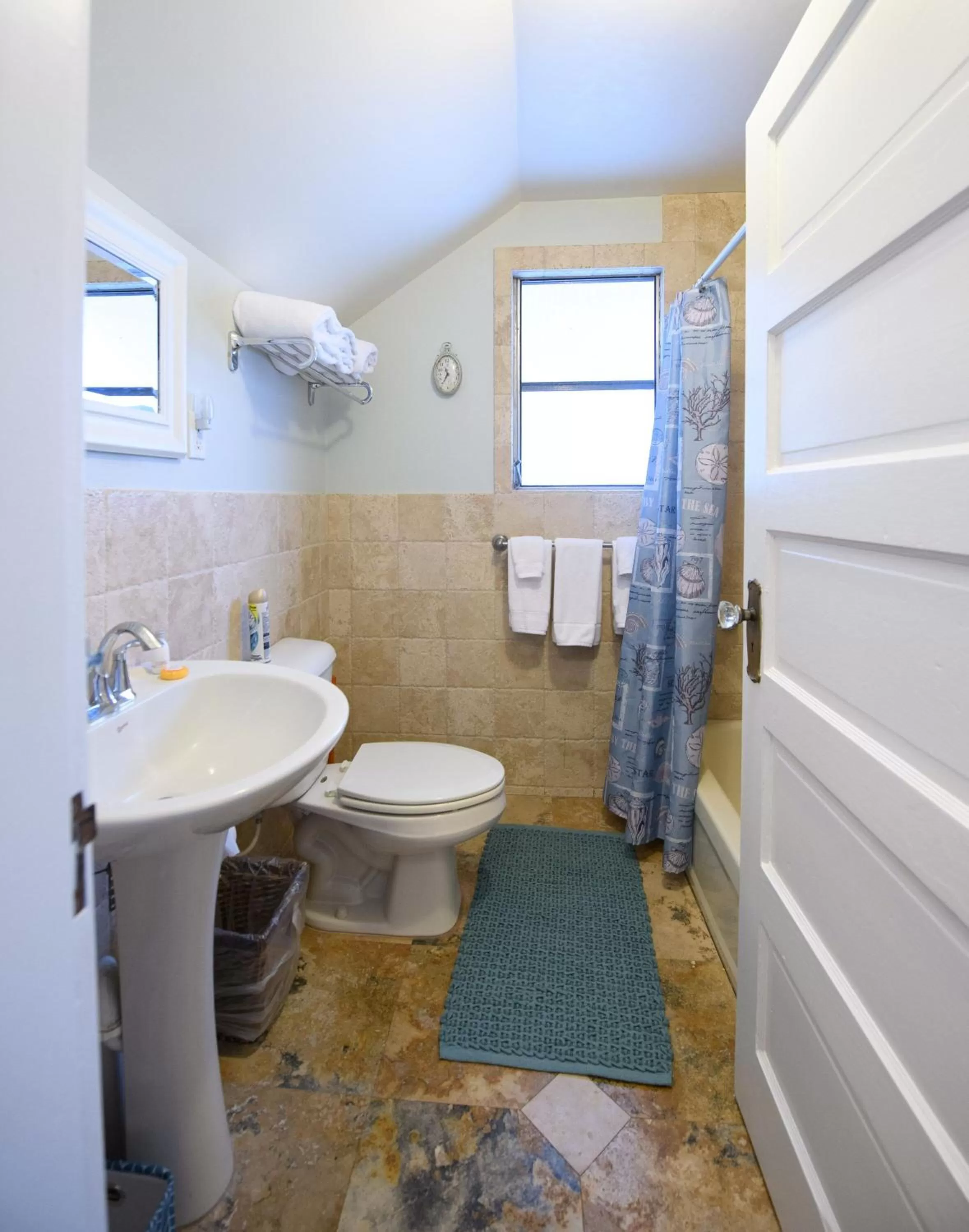 Shower in Old Colorado Inn