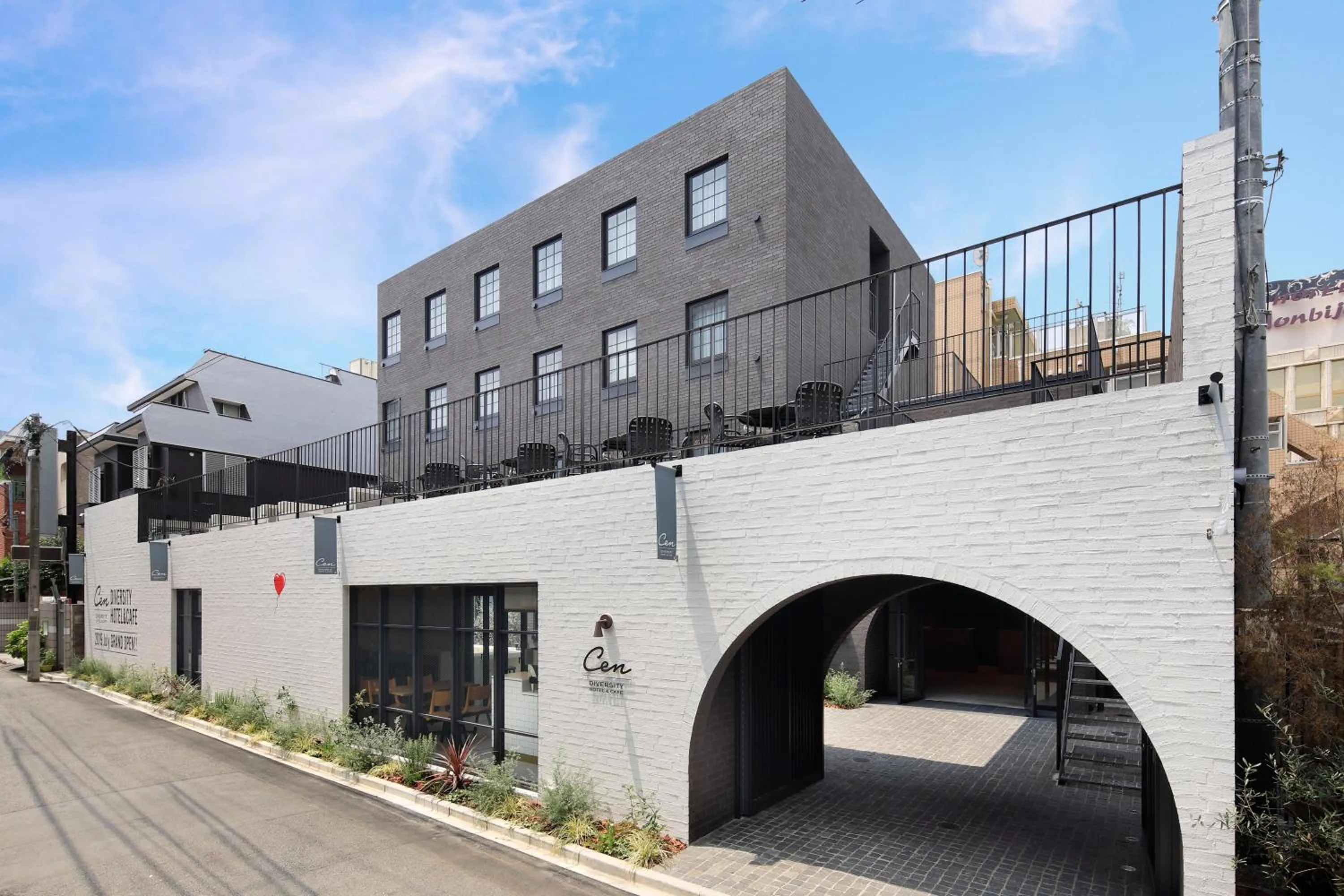 Property building in HOTEL CEN