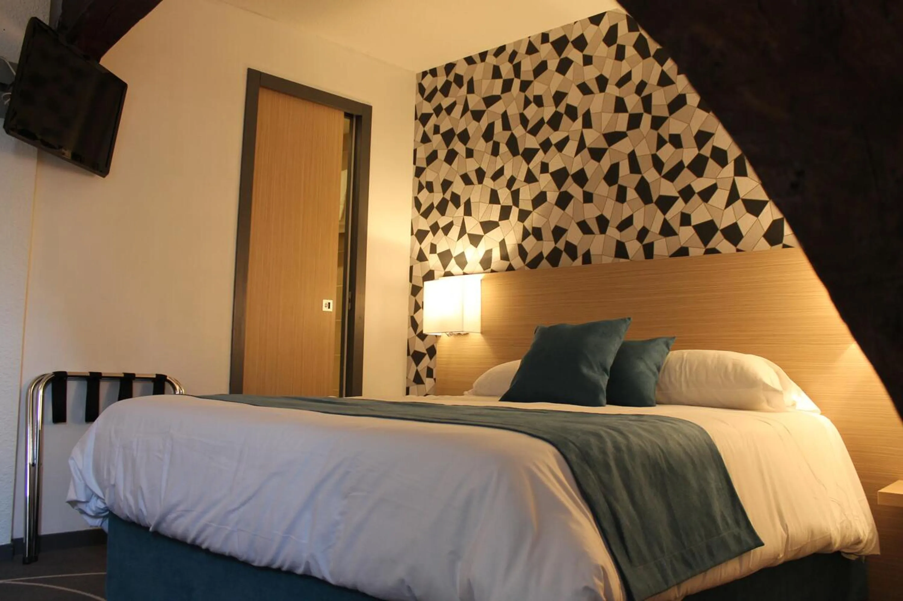 Bed in Hôtel Le Blason