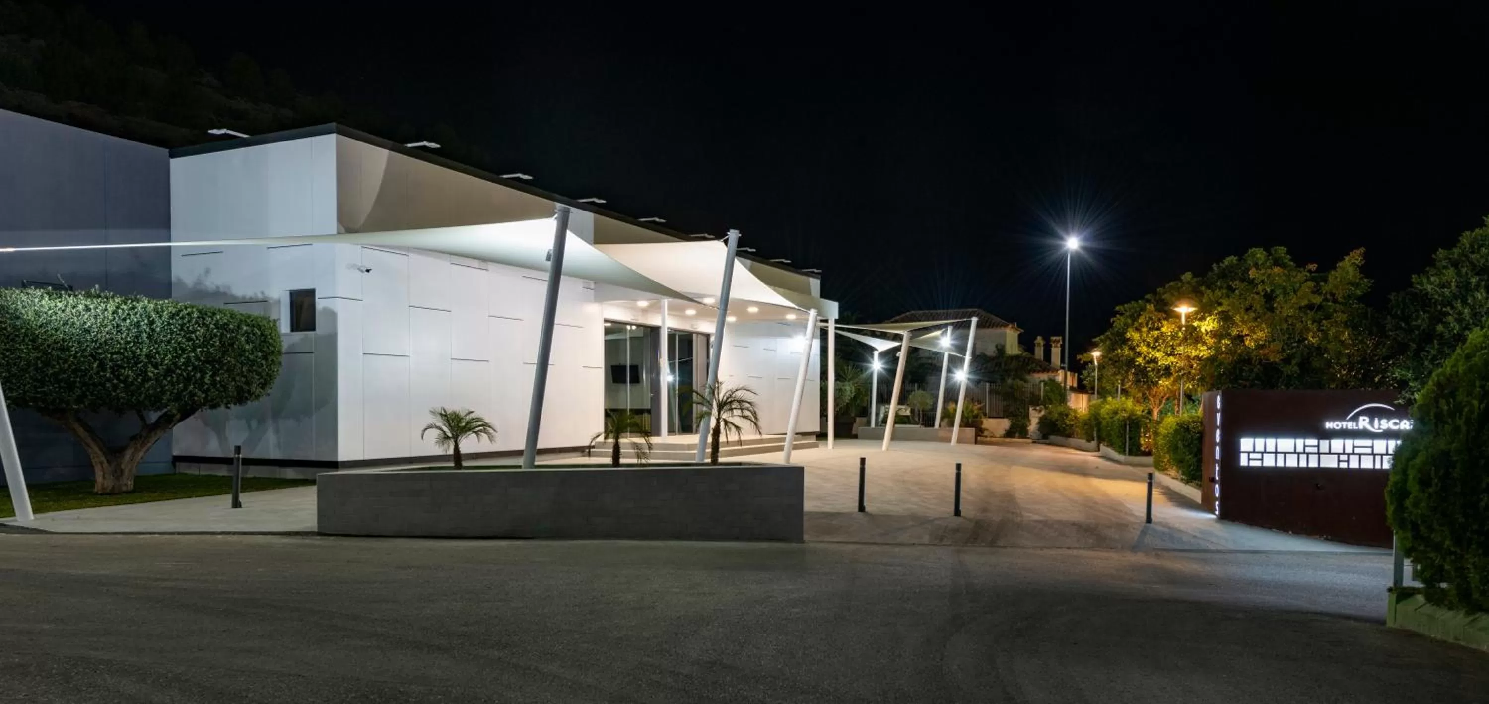 Property building in Sercotel Riscal