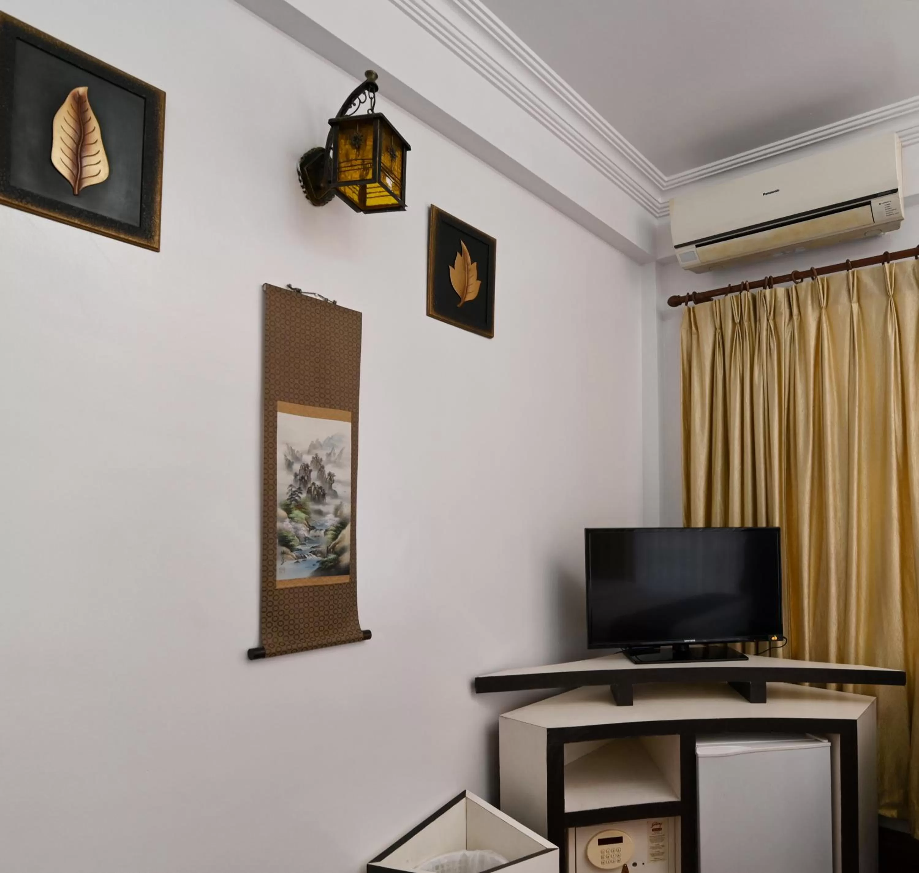 Communal lounge/ TV room in Hotel M Square Pvt.Ltd