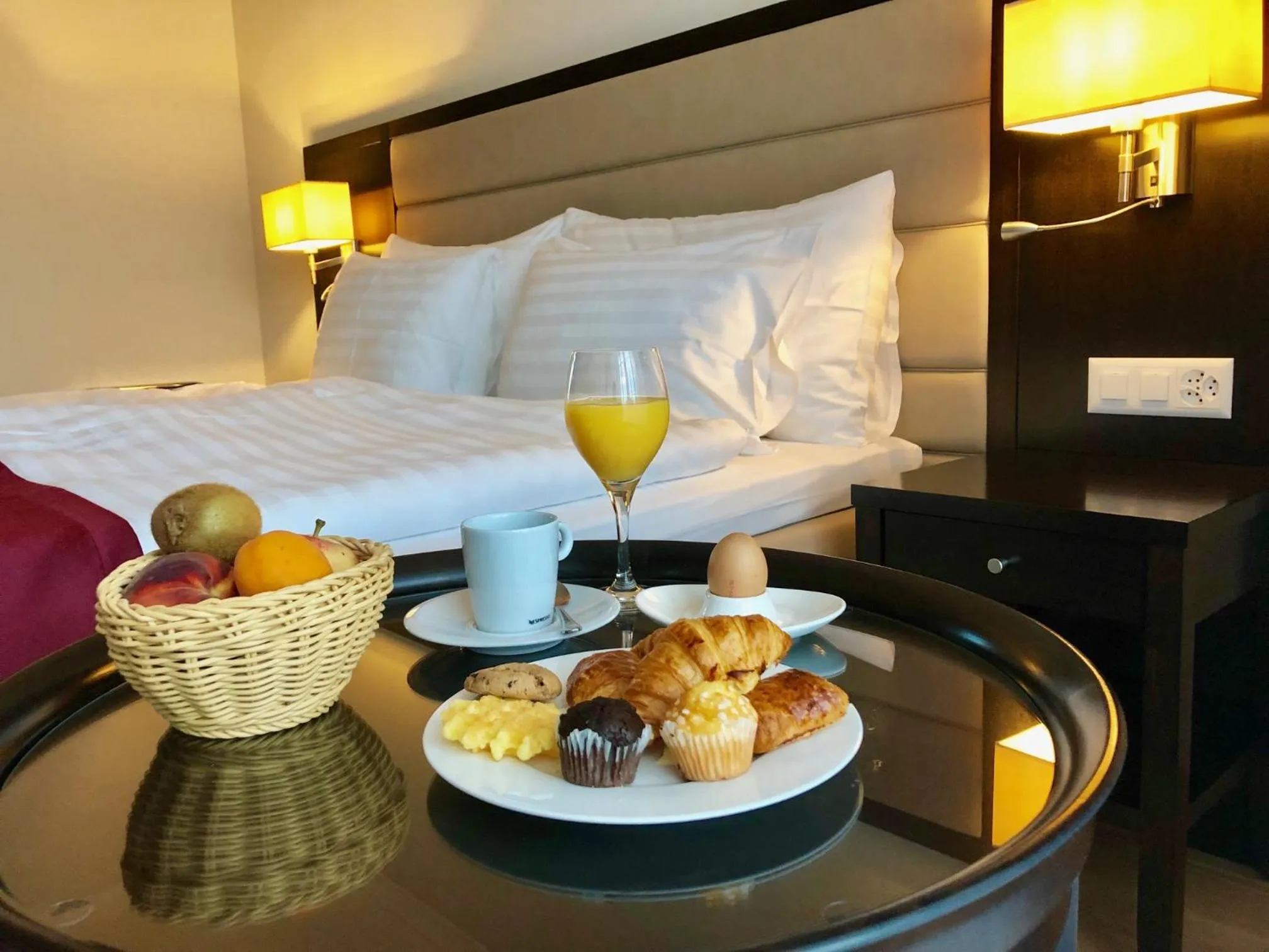 Food and drinks, Bed in Hôtel la Prairie