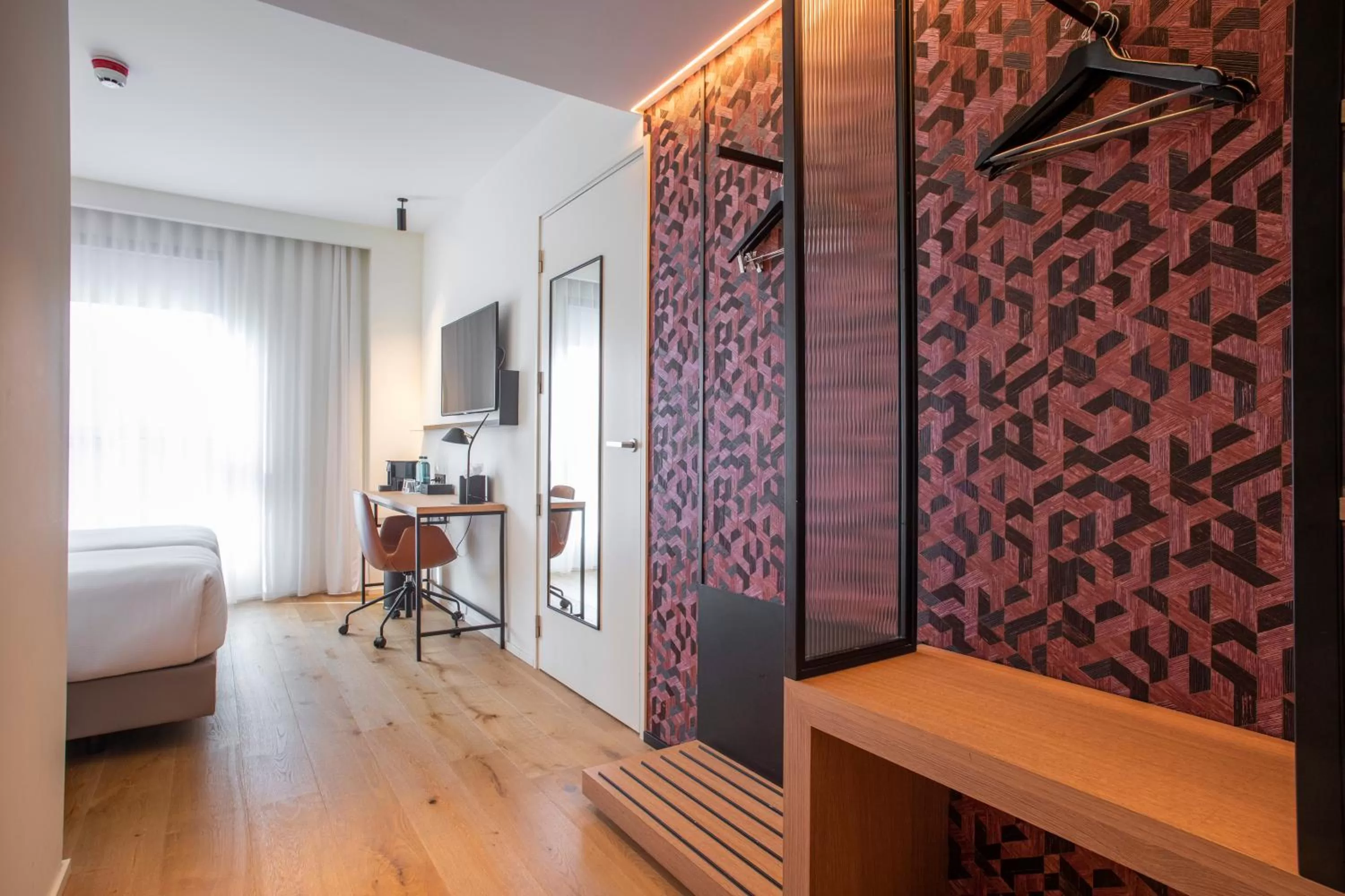 View (from property/room), Bed in Hotel Paxton Barcelona