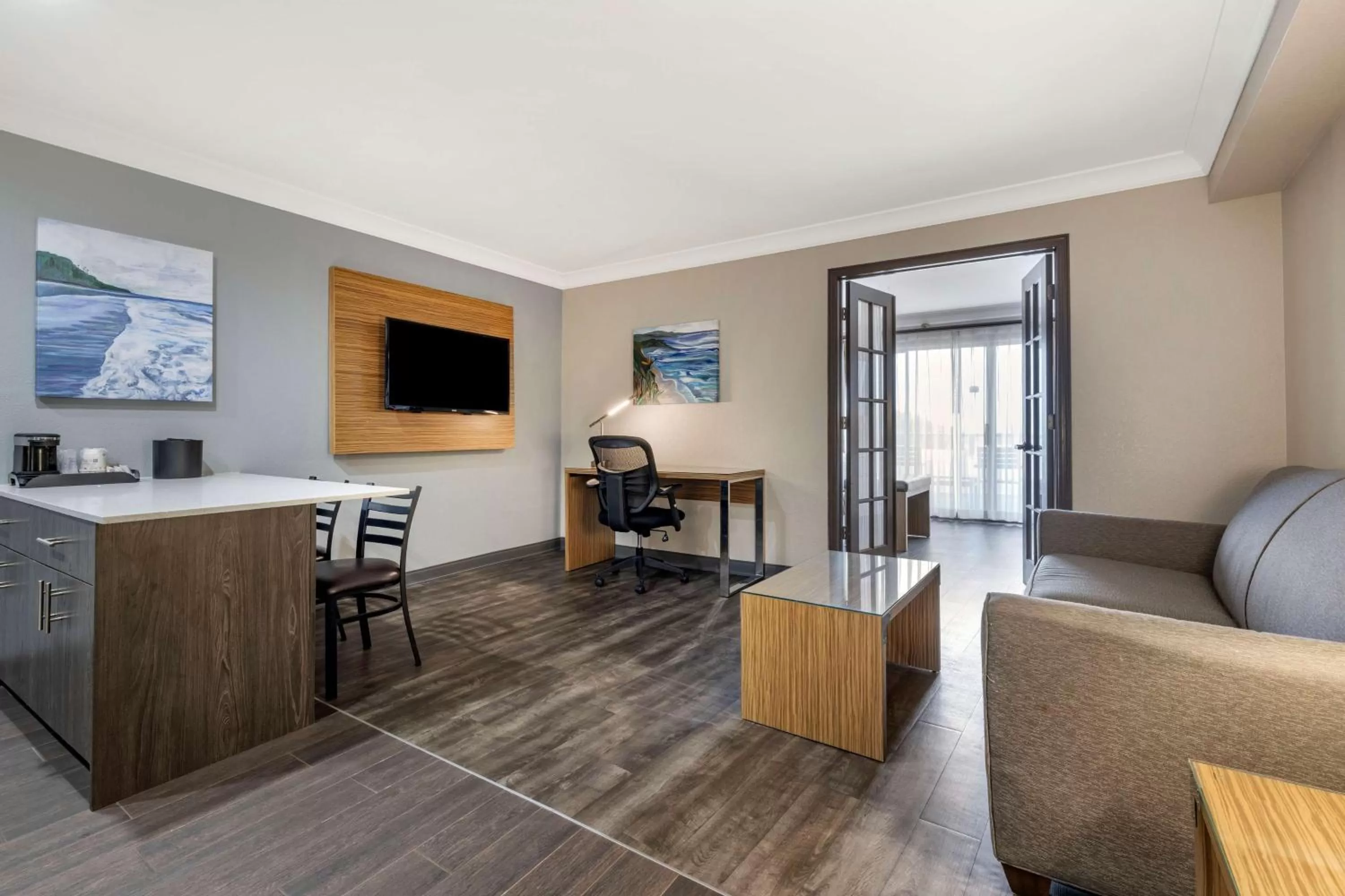 Property building in The Encinitan Hotel & Suites