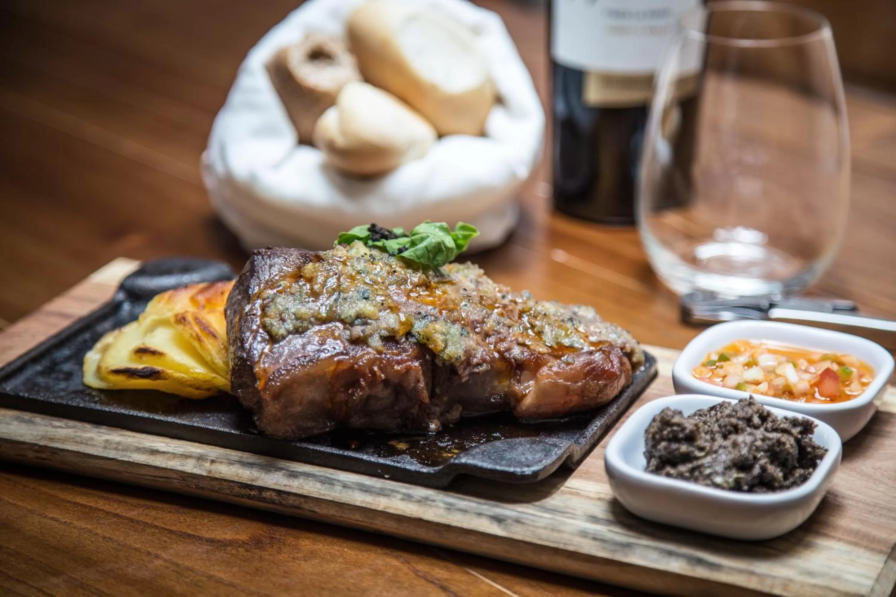 Dinner in Grand Brizo Comahue