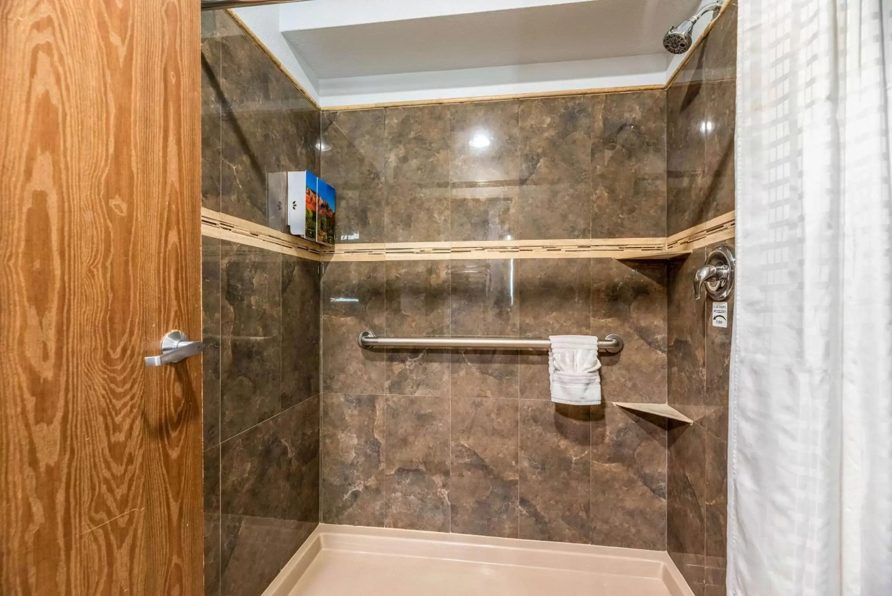 King Suite with Soaking Tub and Patio - Non-Smoking in Arroyo Pinion Hotel, an Ascend Collection Hotel King Suite with Soaking Tub and Patio - Non-Smoking in Arroyo Pinion Hotel, an Ascend Collection Hotel