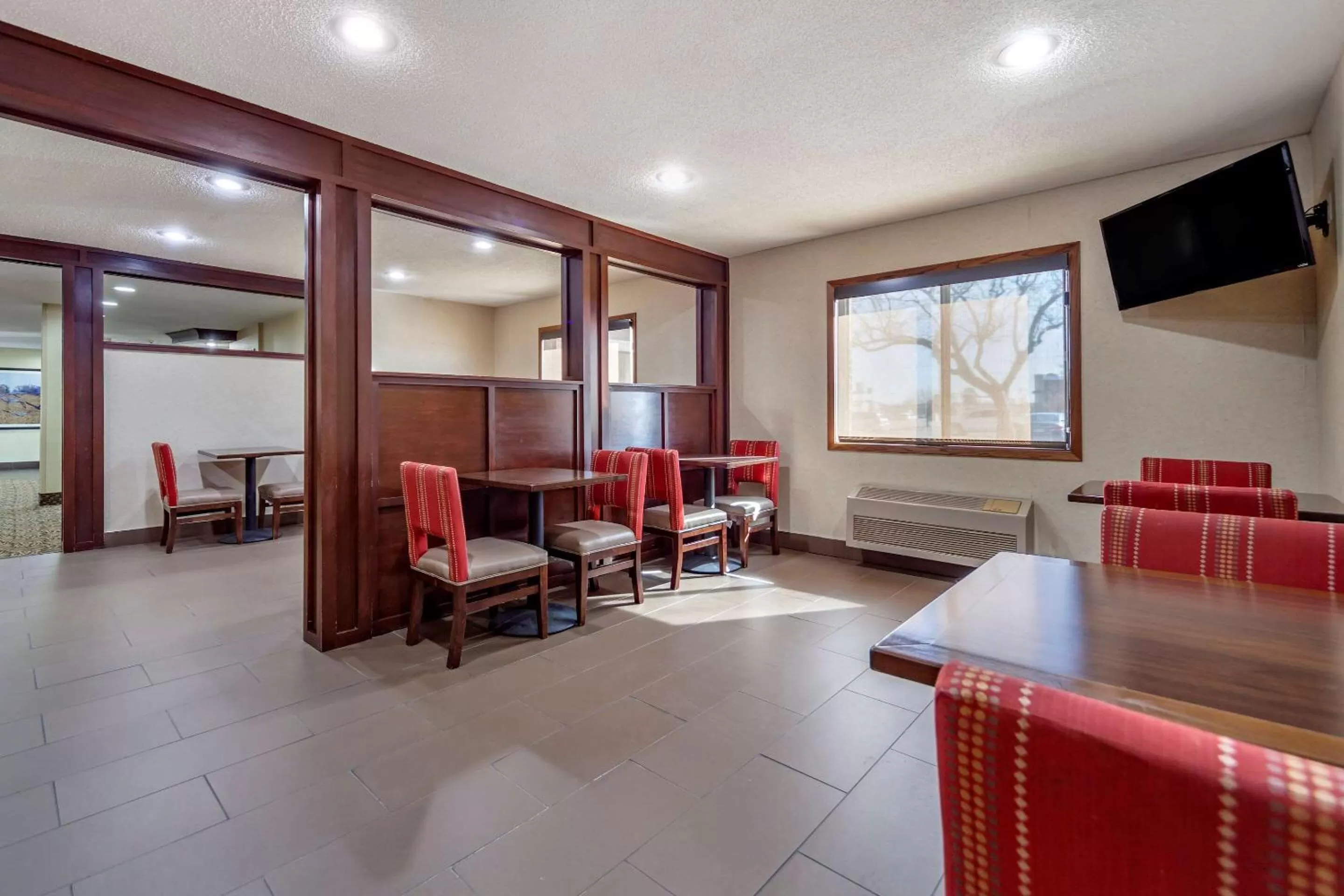 Restaurant/places to eat in Comfort Inn Grand Island North